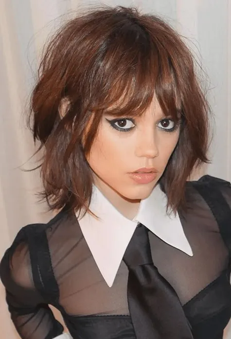 Рваное каре с легкой челкой Рваное каре с легкой челкой