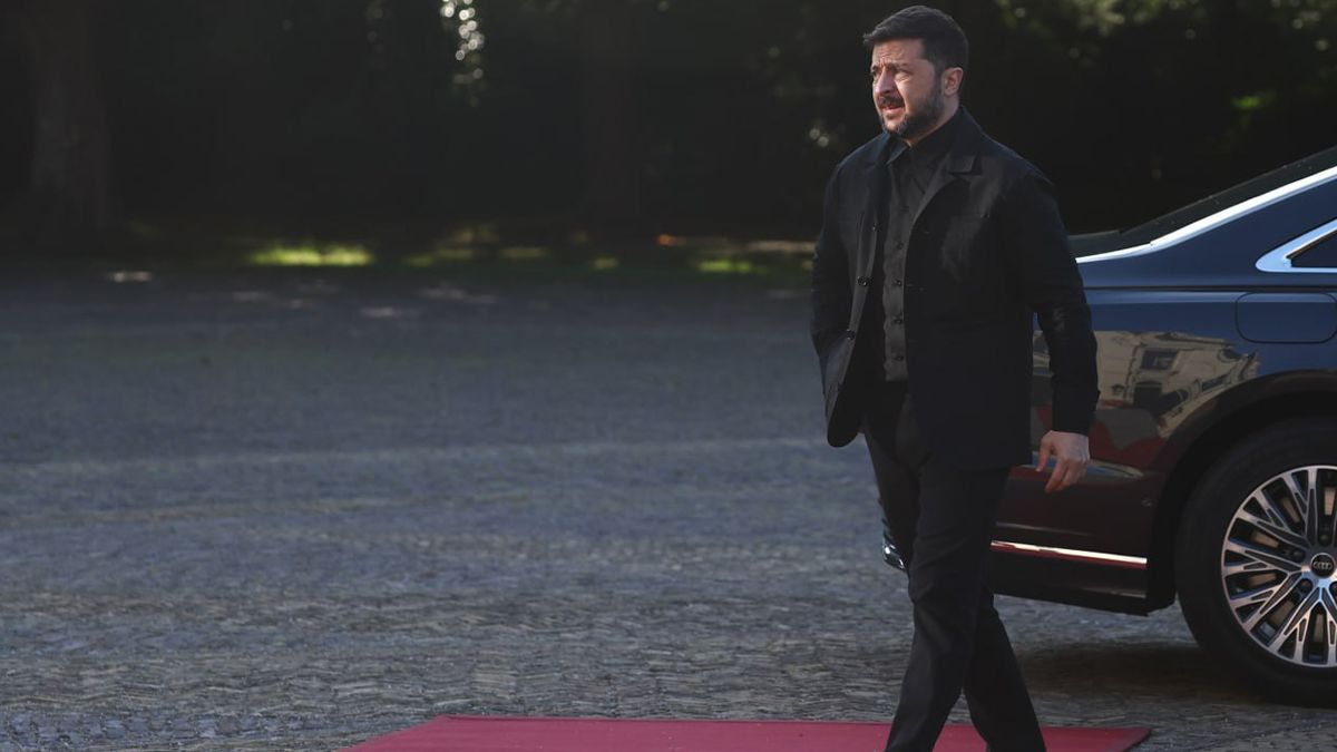 Зеленский надел пиджак накануне встречи с Трампом Зеленский надел пиджак накануне встречи с Трампом