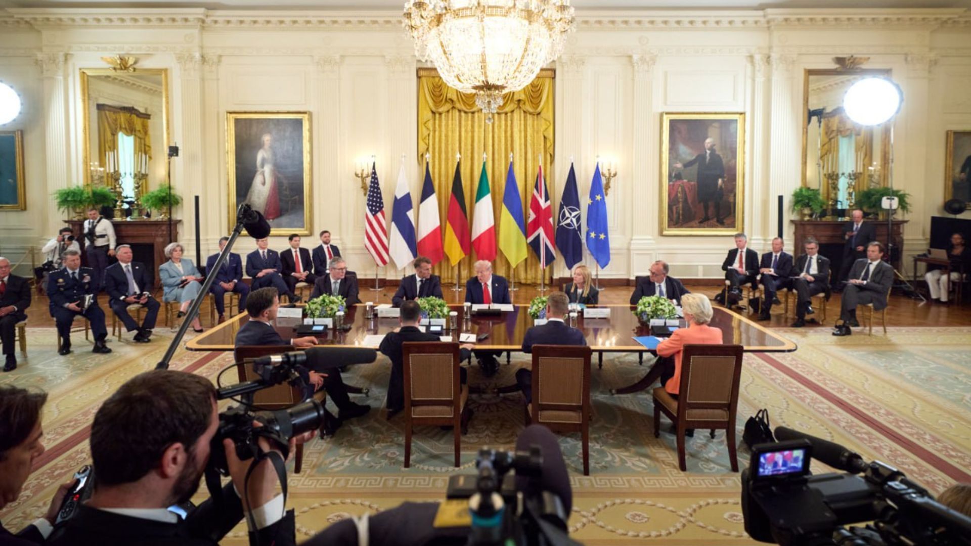 Встреча Трампа, Зеленского и лидеров Европы Встреча Трампа, Зеленского и лидеров Европы