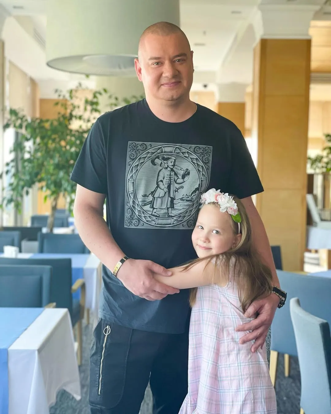 Євген Кошовий з молодшою донькою