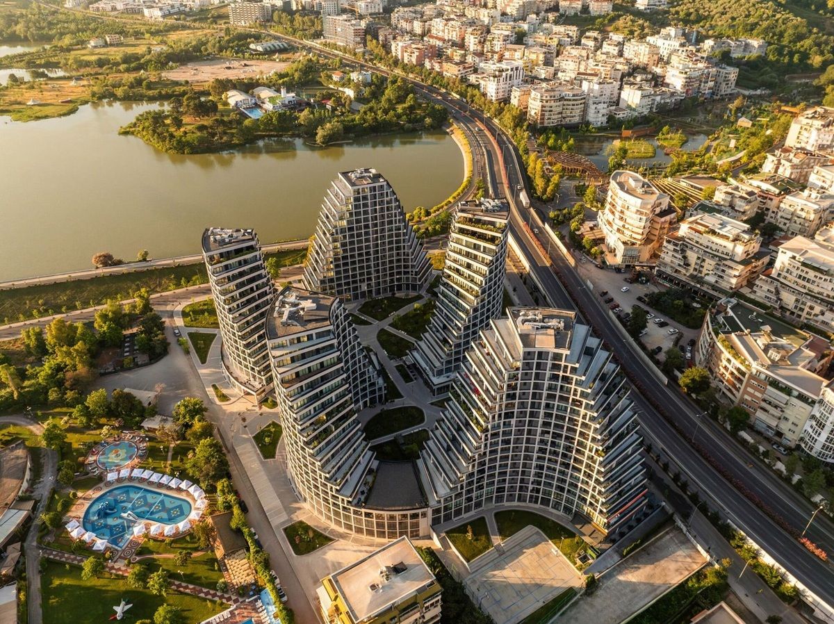 В Албании построили уникальный жилой комплекс - Недвижимость В Албании построили уникальный жилой комплекс - Недвижимость