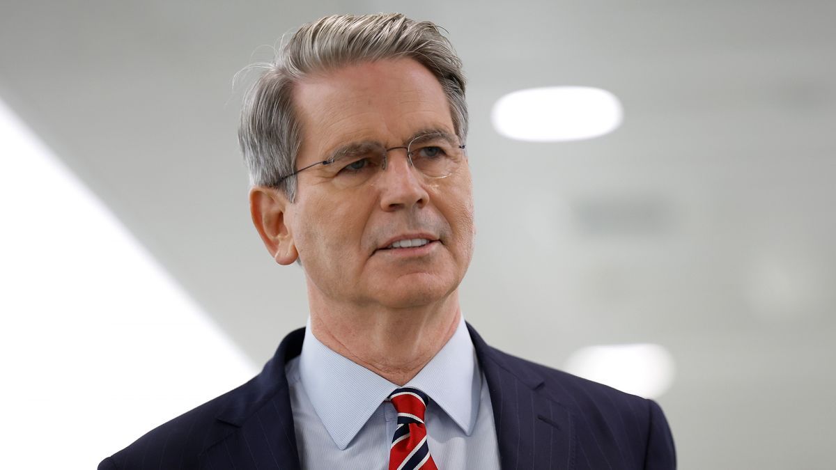 Скотт Бессент раскритиковал Индию за покупку нефти из России