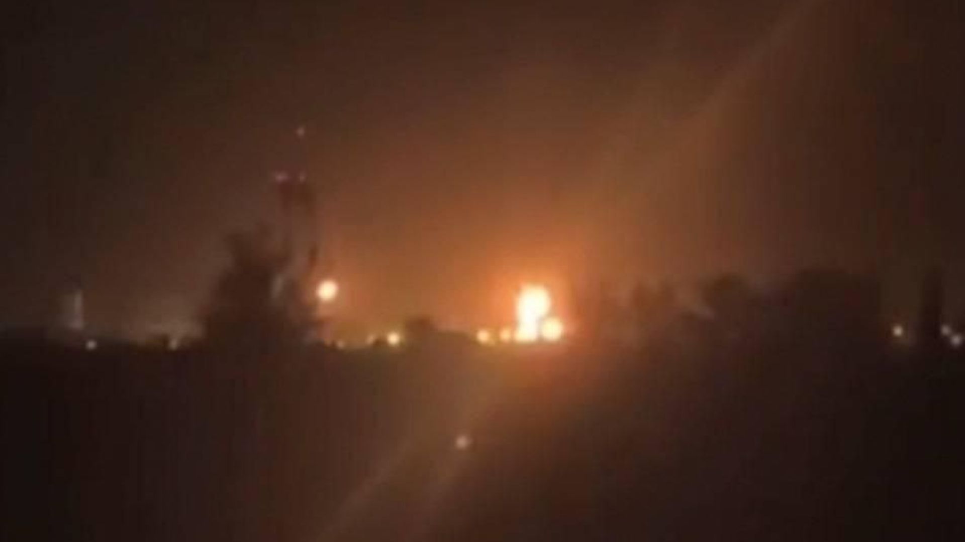 Силы обороны поразили Новошахтинский НПЗ и еще ряд важных объектов - 24 Канал Силы обороны поразили Новошахтинский НПЗ и еще ряд важных объектов - 24 Канал