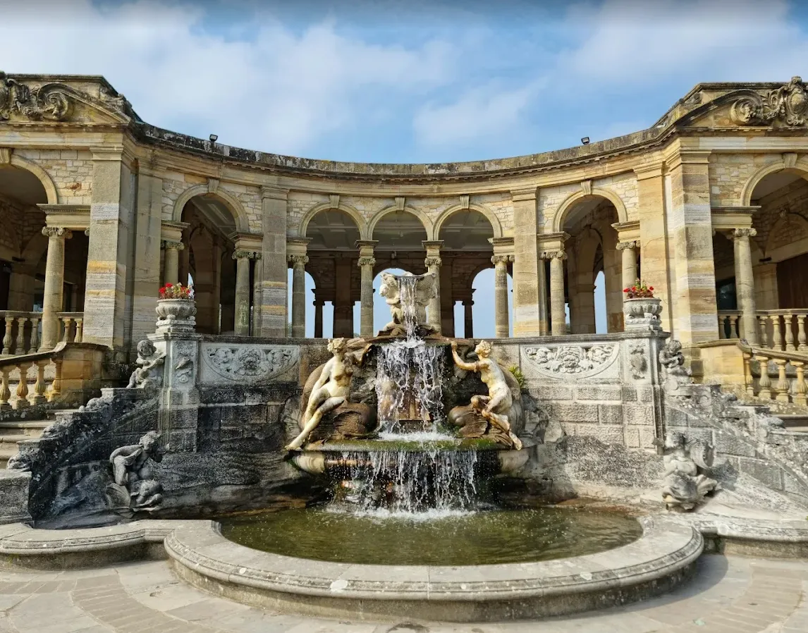 Дворец Хэмптон Корт Дворец Хэмптон Корт