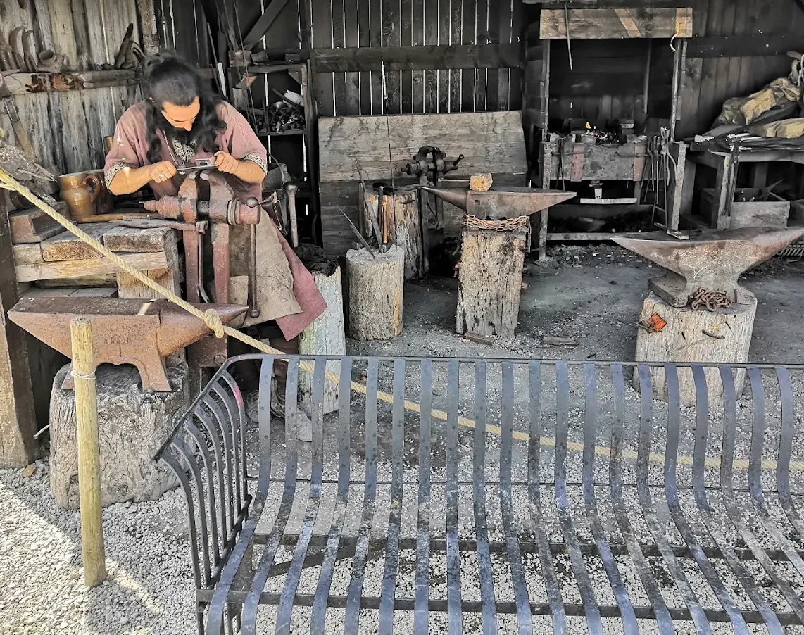 Крепость Монбазон