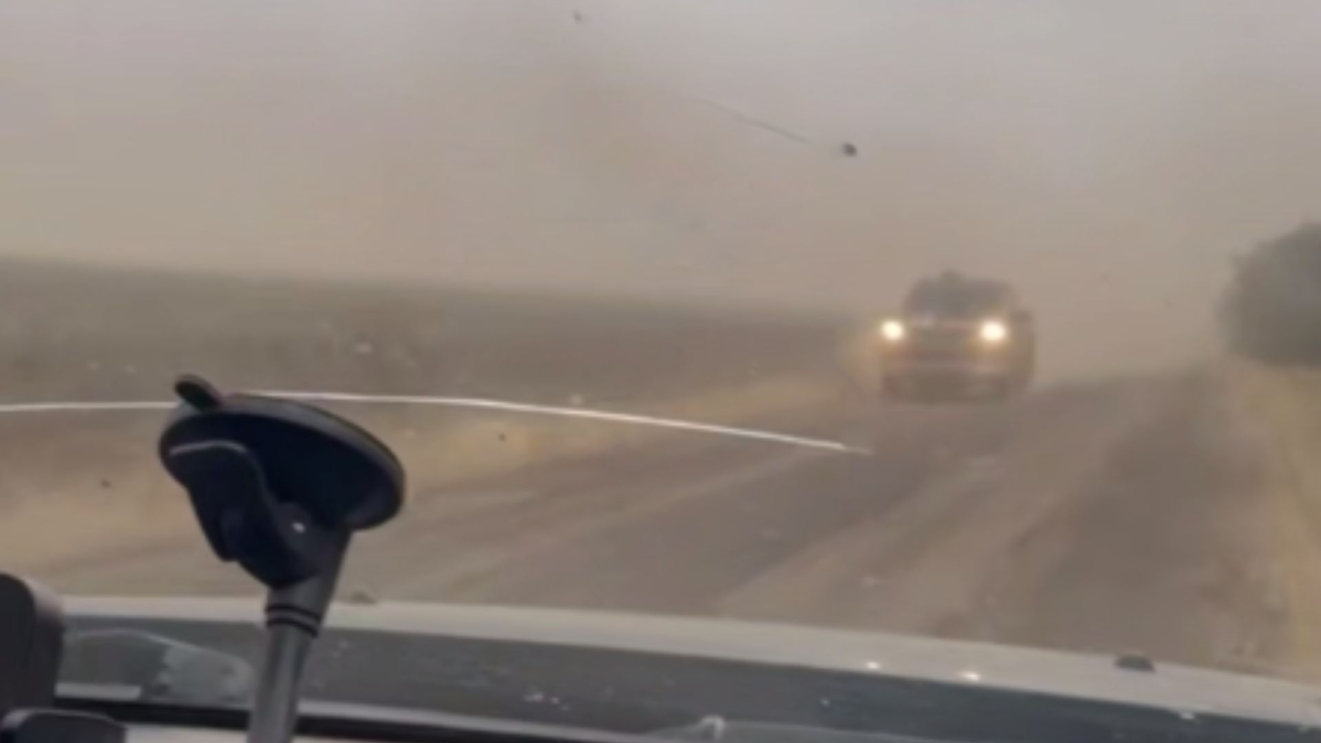 Пилова буря у Херсонській області Пилова буря у Херсонській області