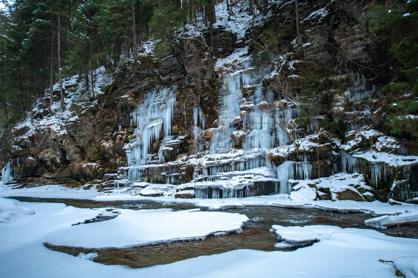 Чемегівський каньйон взимку Чемегівський каньйон взимку