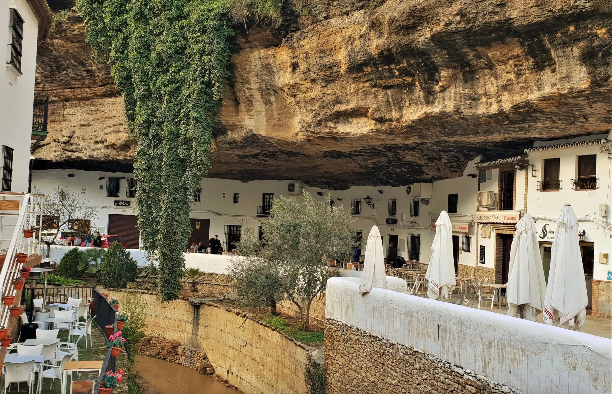 Сетеніль-де-лас-Бодегас на півдні Іспанії