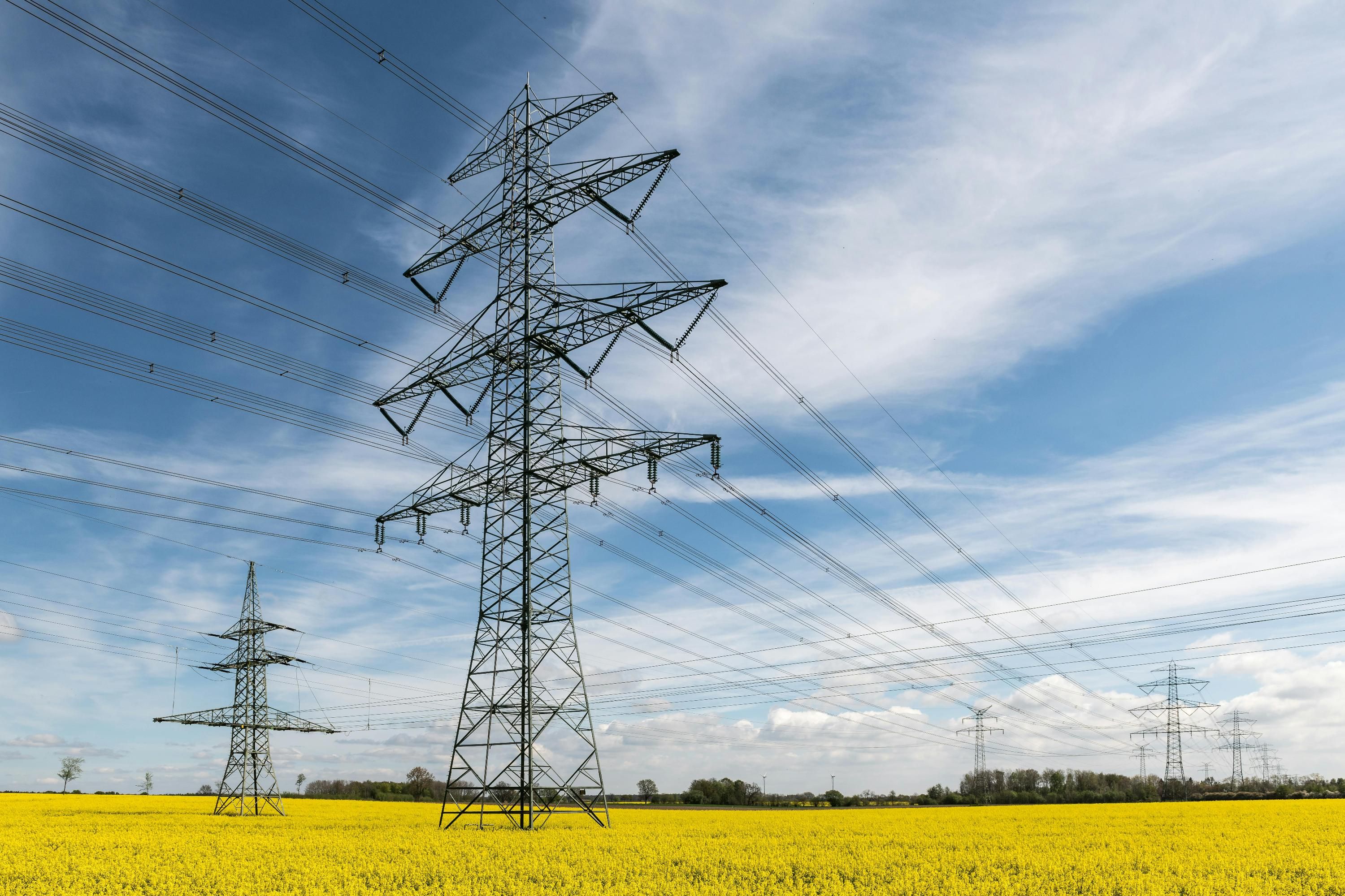 В Украине с сентября поднимут тарифы на электроэнергию: кого это коснется больше всего - Экономика