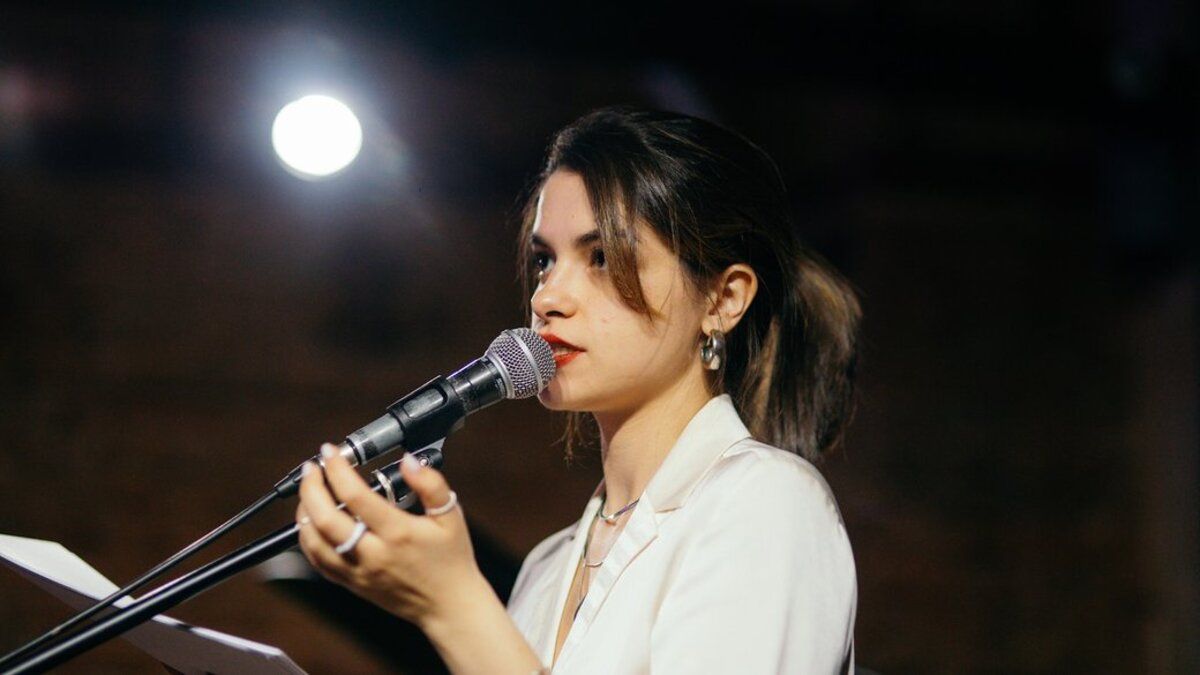 1) Первое стихотворение – о потере мобилки, – поэтесса Дарья Лисич о том, как начала писать - Тренды