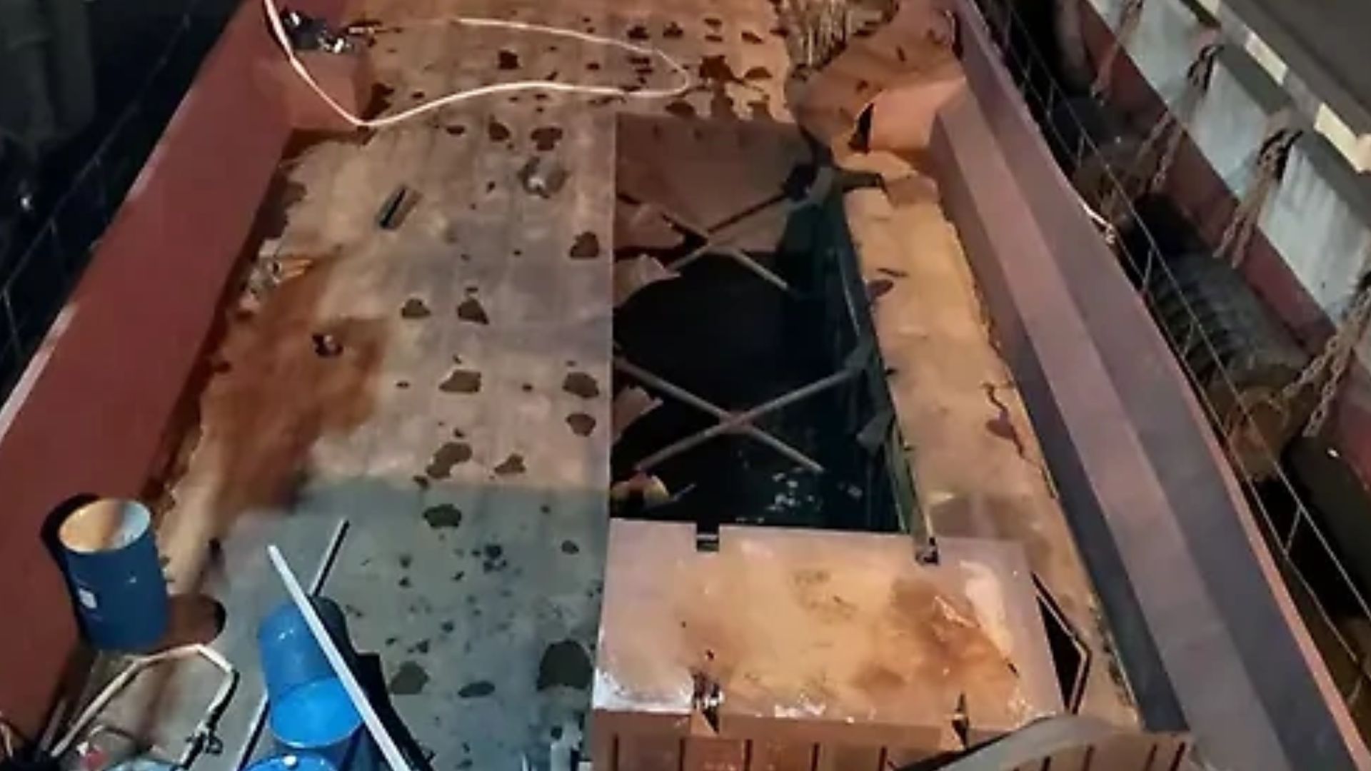 Взрыв на танкере с бензином в России Взрыв на танкере с бензином в России