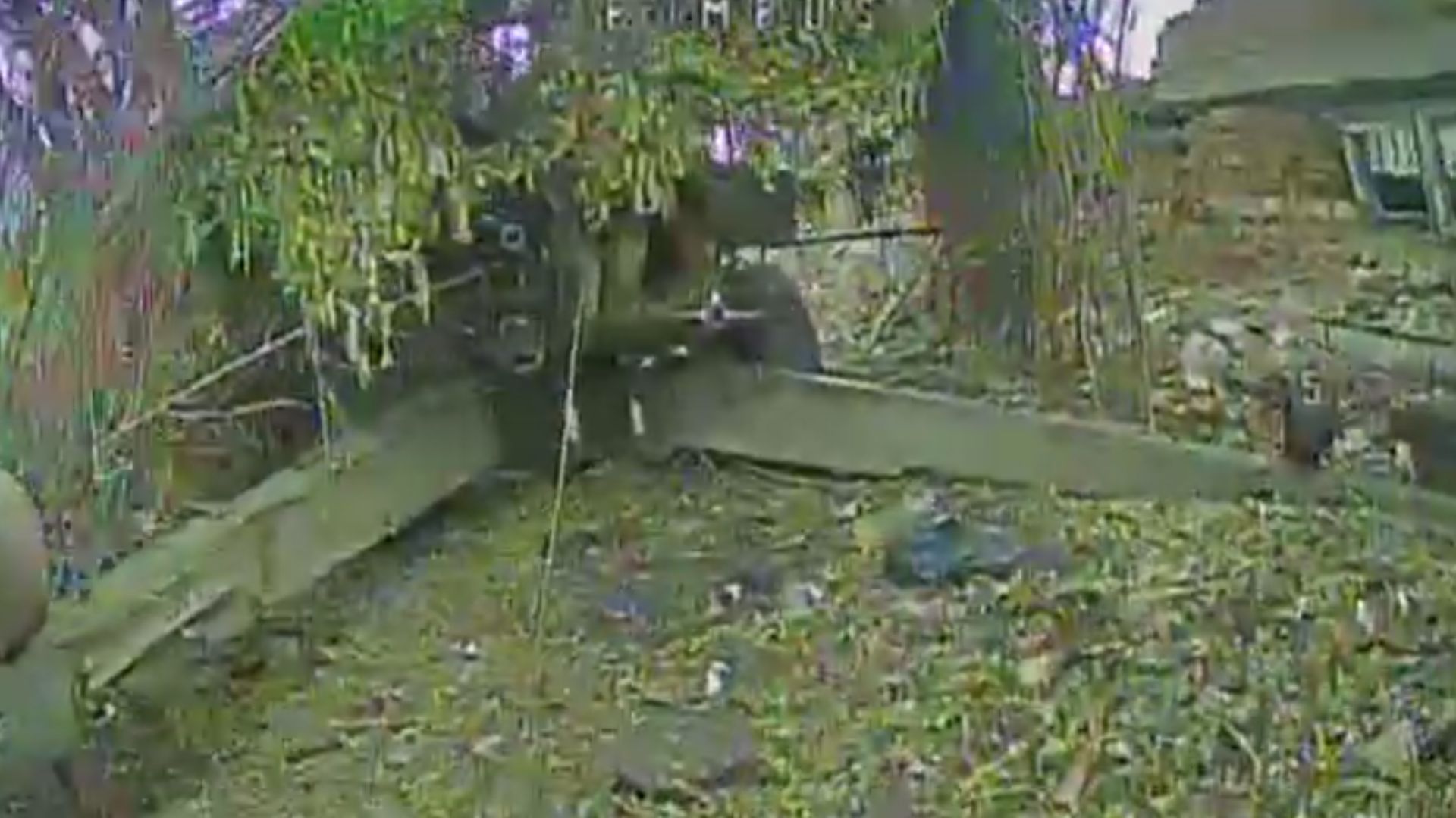 FPV-дрон обезвредил вражескую пушку FPV-дрон обезвредил вражескую пушку