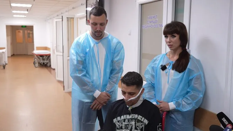 Нацгвардеец Владислав, которому россияне перерезали горло в плену