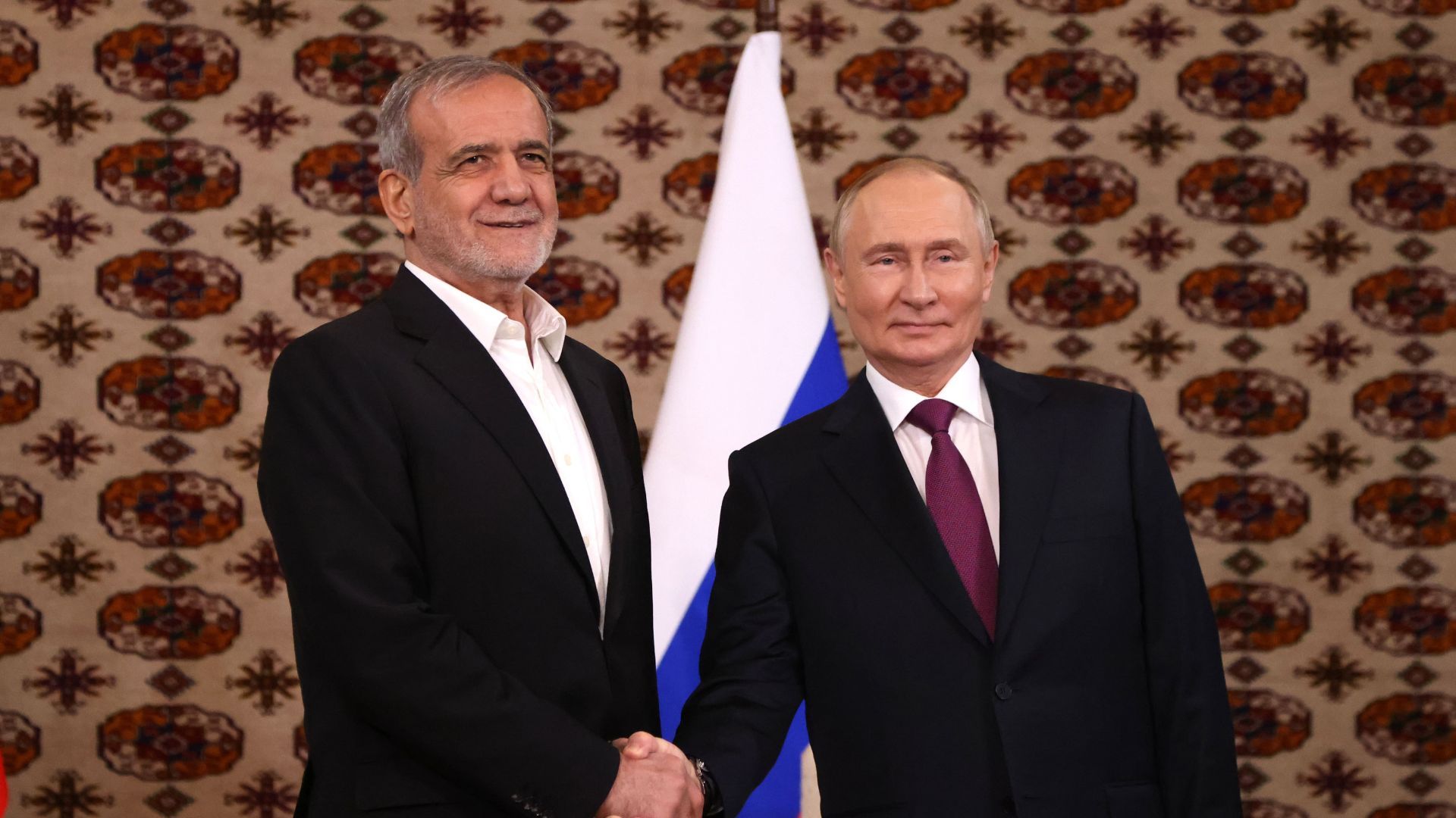 Росія й Іран прикривають недовіру розмовами про союз, – розвідка - 24 Канал Росія й Іран прикривають недовіру розмовами про союз, – розвідка - 24 Канал