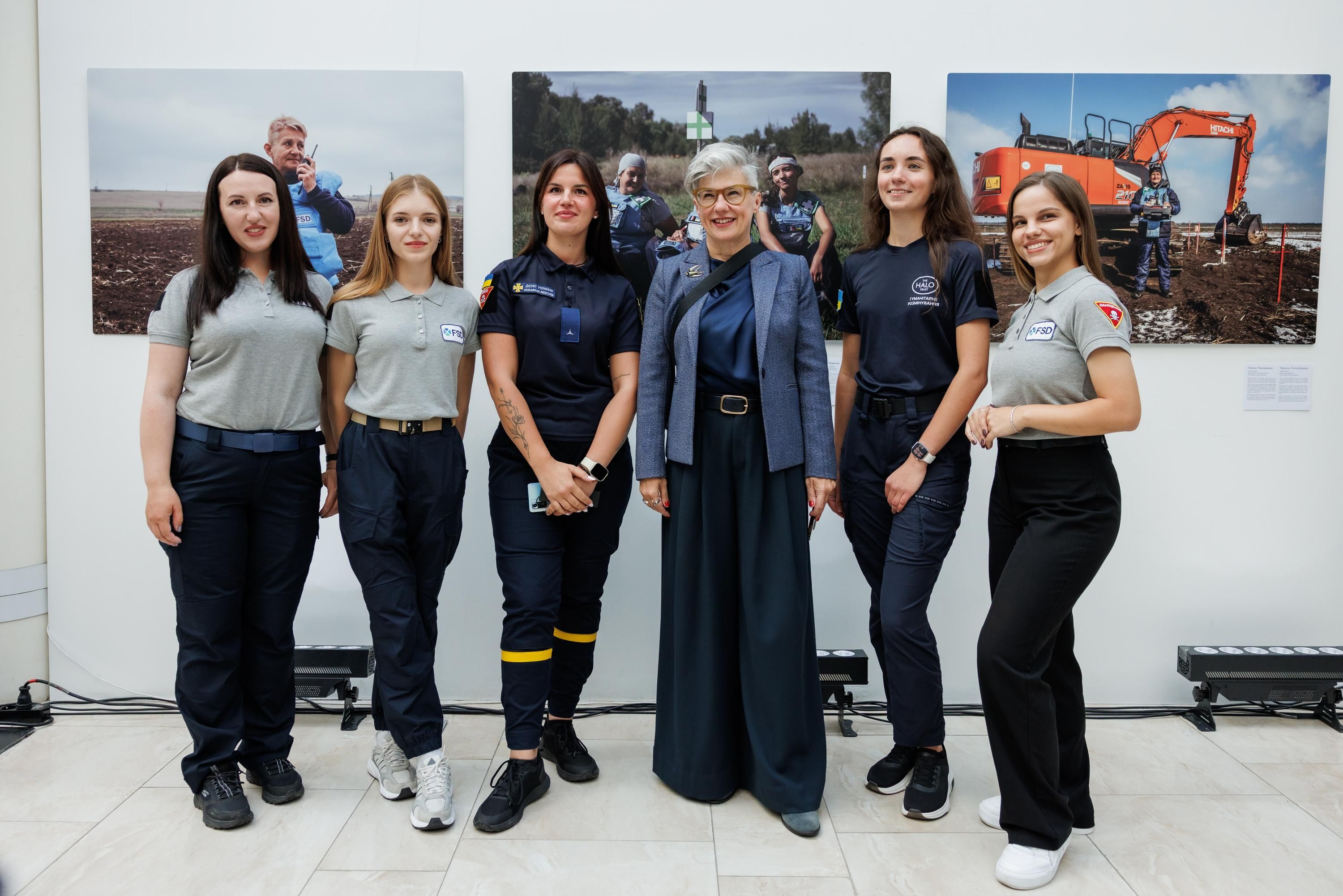 Открытие выставки "Женщины в разминировании" в Киеве