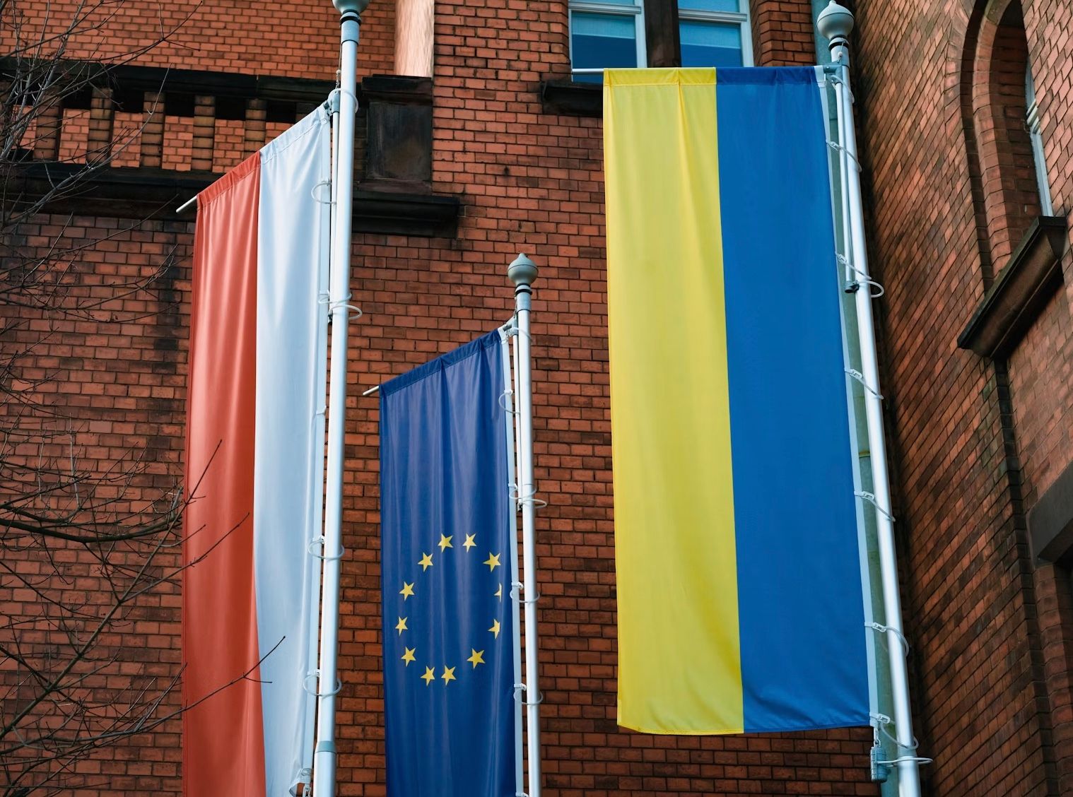 Вето на соцдопомогу українцям у Польщі Вето на соцдопомогу українцям у Польщі