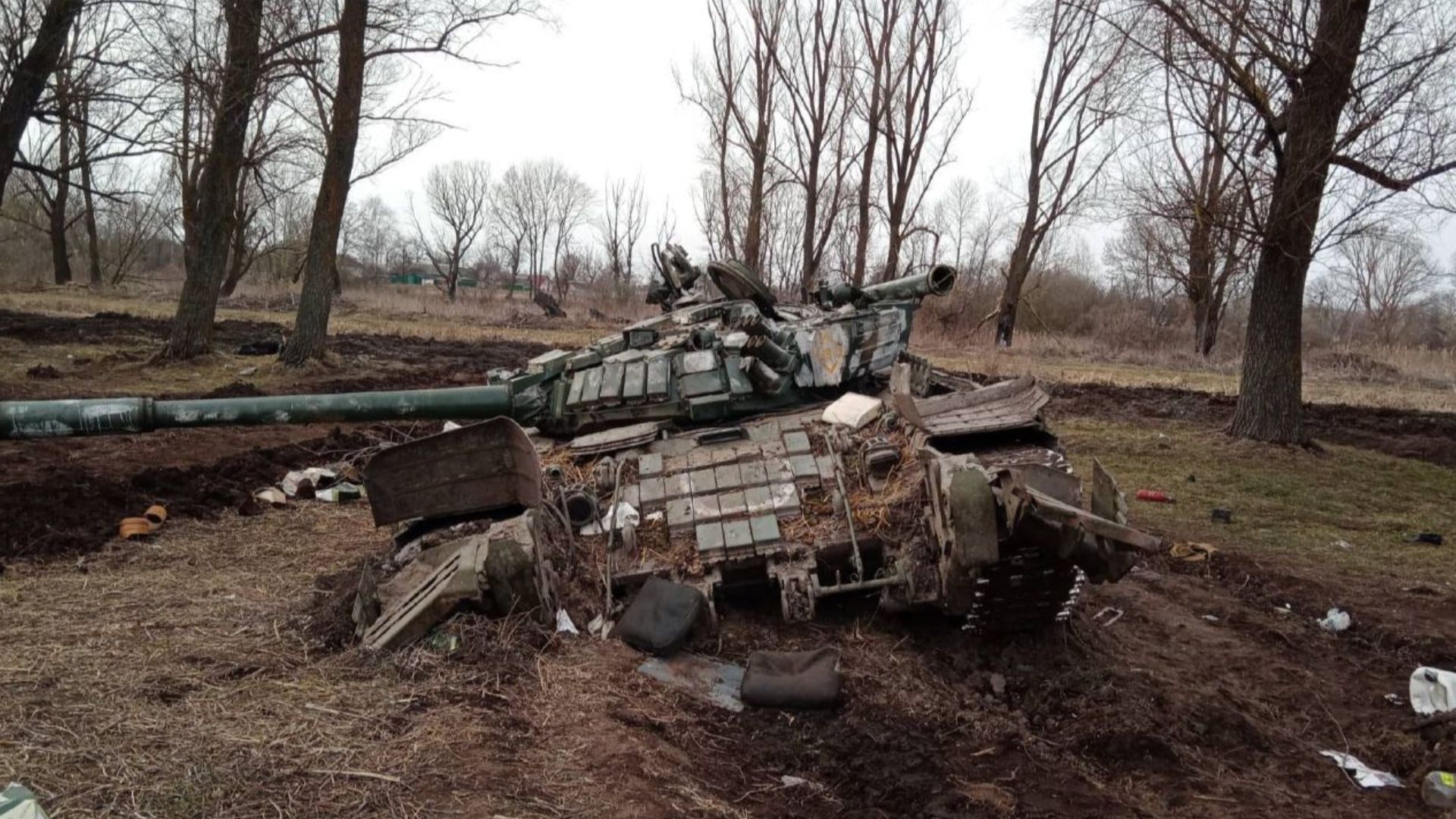 Російський танк погруз у багні