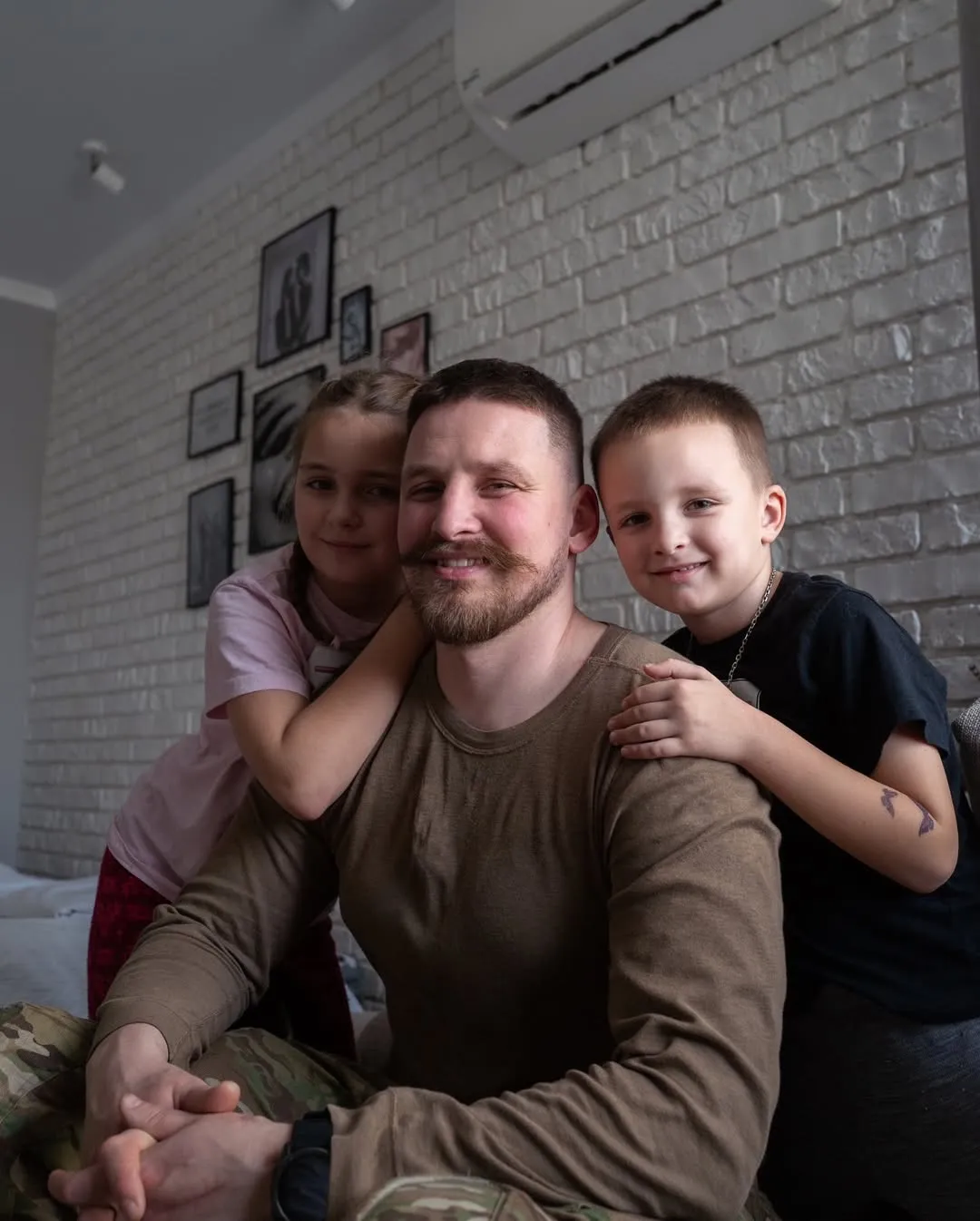 Руслан з дітьми