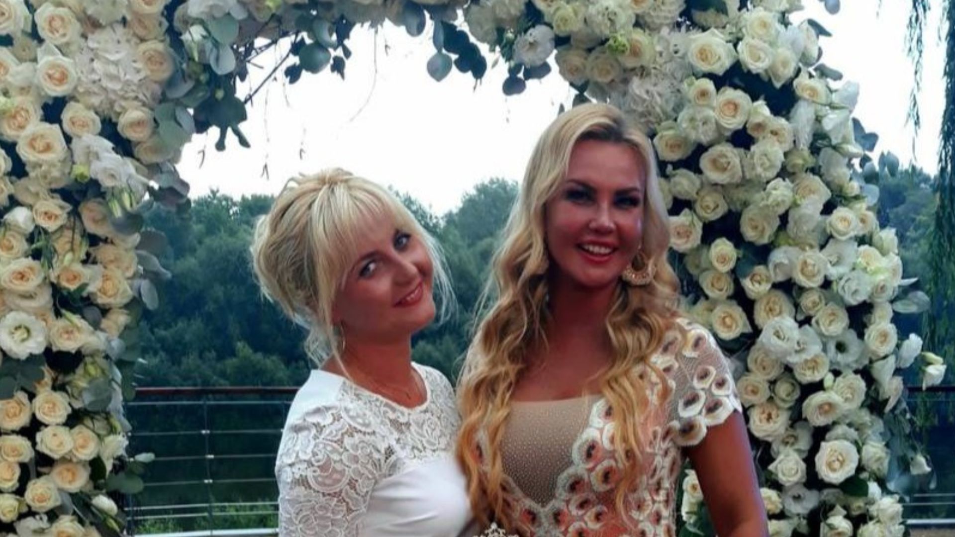 Камалія з сестрою Камалія з сестрою