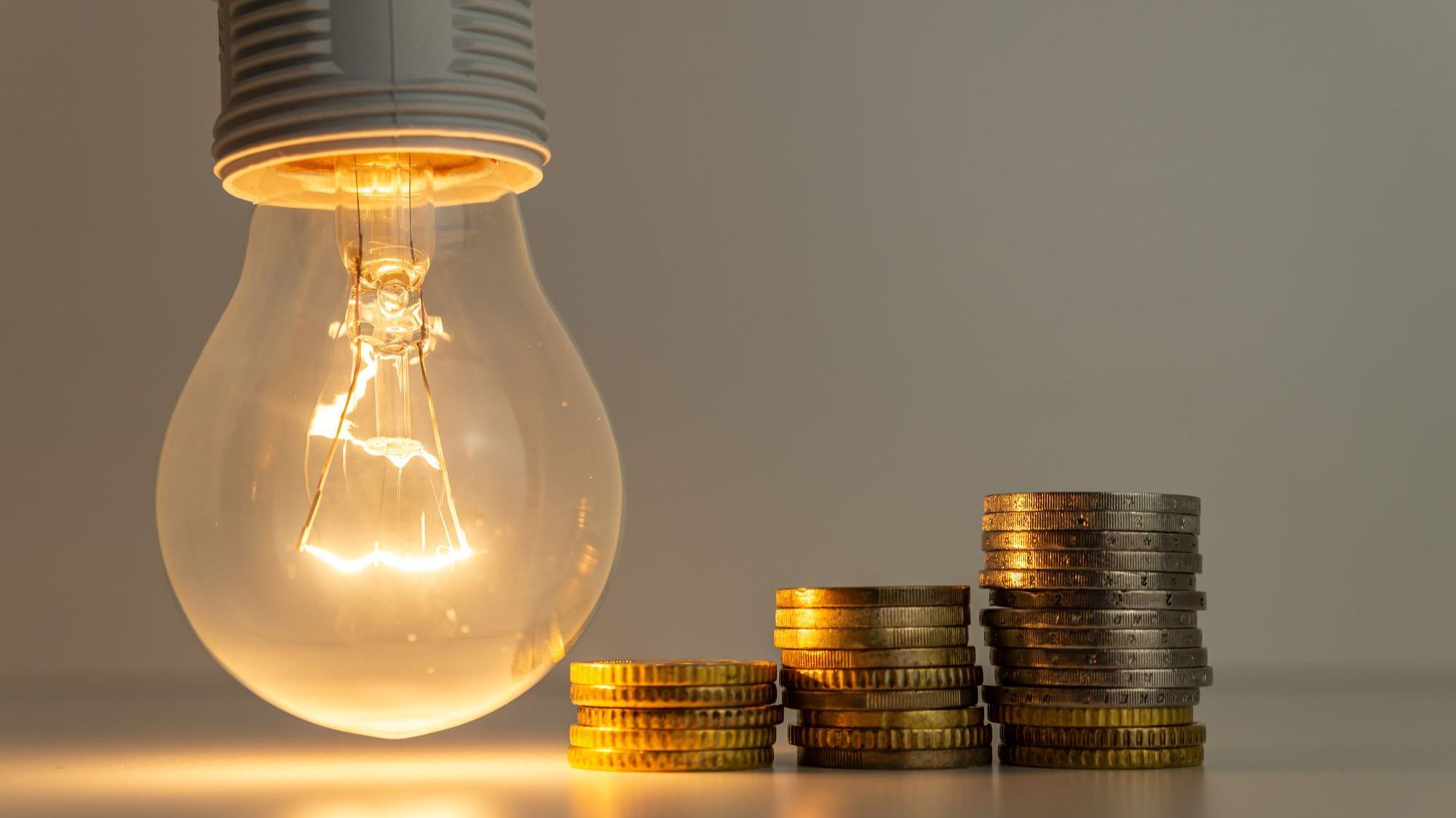 Тарифи на світло у вересні 2025 - чи зростуть ціни на електроенергію