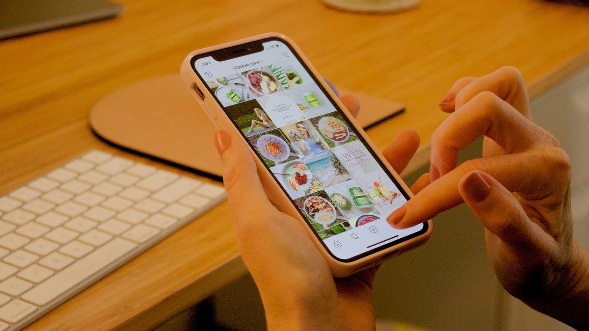 Как сохранить контент из Instagram