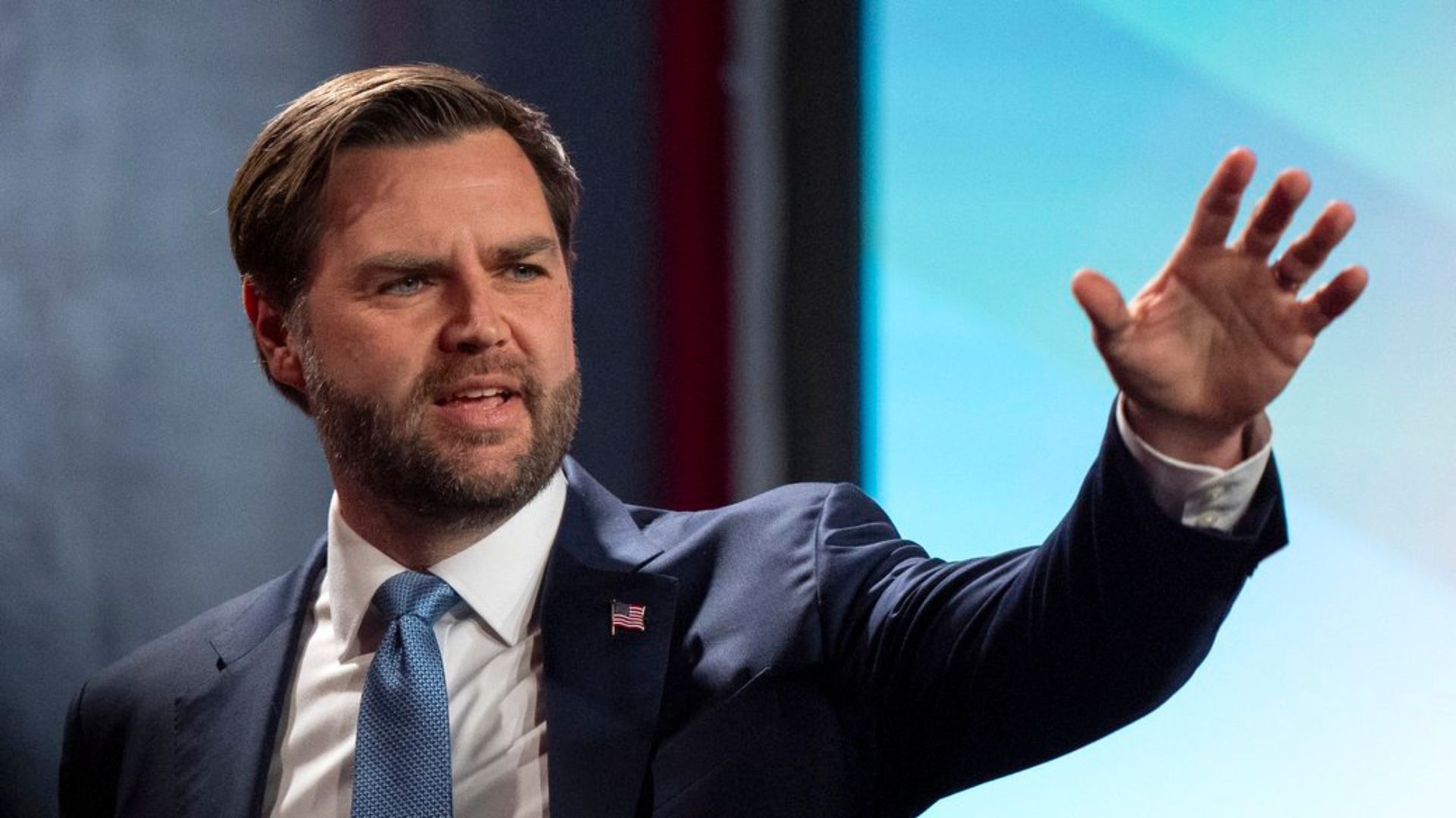 Джей Ди Вэнс заявил о готовности стать следующим президентом США Джей Ди Вэнс заявил о готовности стать следующим президентом США