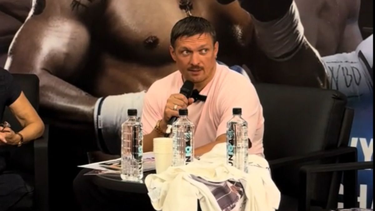 Усик приїхав до Молдови - відео зустрічі боксера