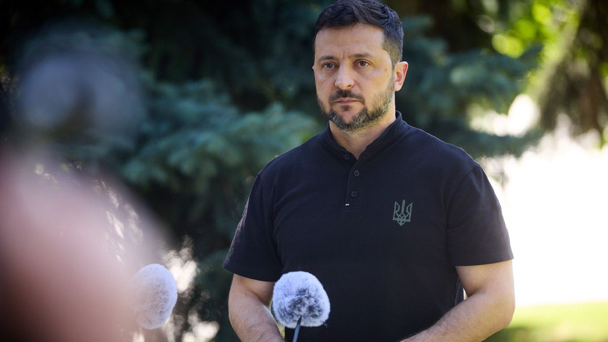 Зеленский прокомментировал разрешение мужчинам 18 - 22 года выезжать за границу Зеленский прокомментировал разрешение мужчинам 18 - 22 года выезжать за границу