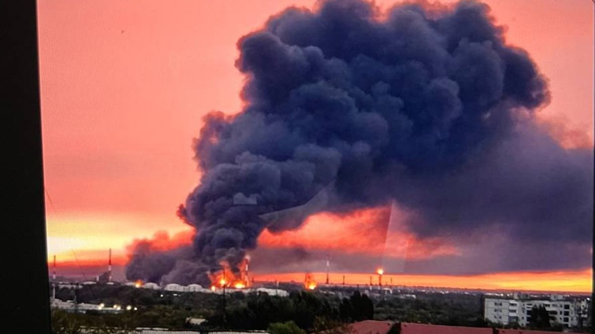 Куйбышевский НПЗ в России приостановил работу после атаки