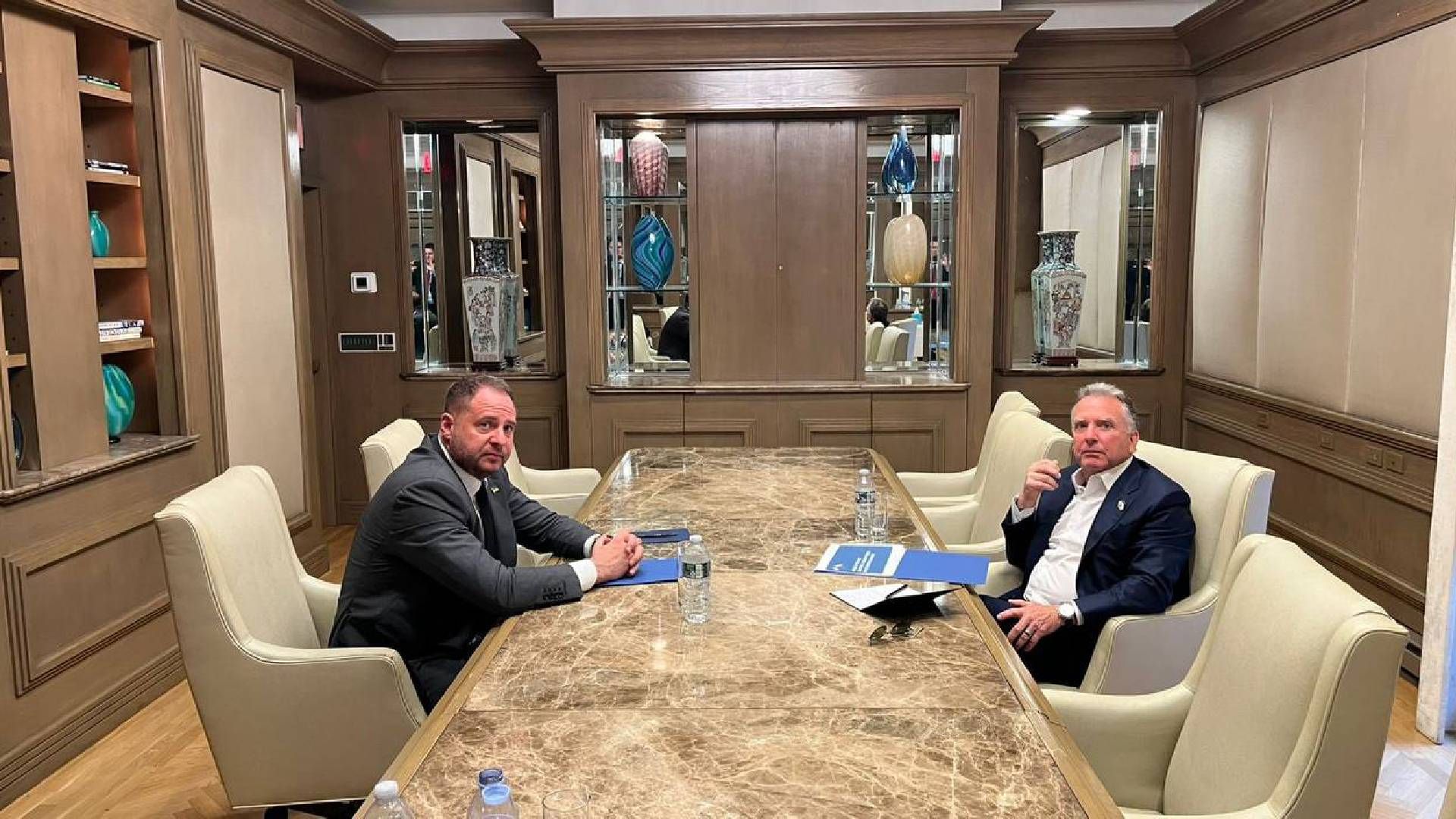 Єрмак підсумував свою зустріч з Віткоффом у Нью-Йорку Єрмак підсумував свою зустріч з Віткоффом у Нью-Йорку