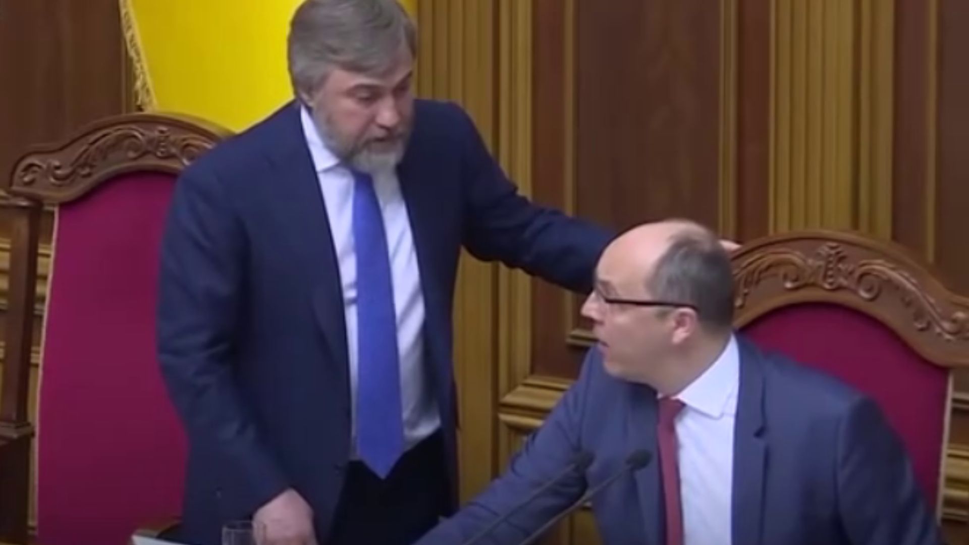 Парубій свариться з Новинським Парубій свариться з Новинським