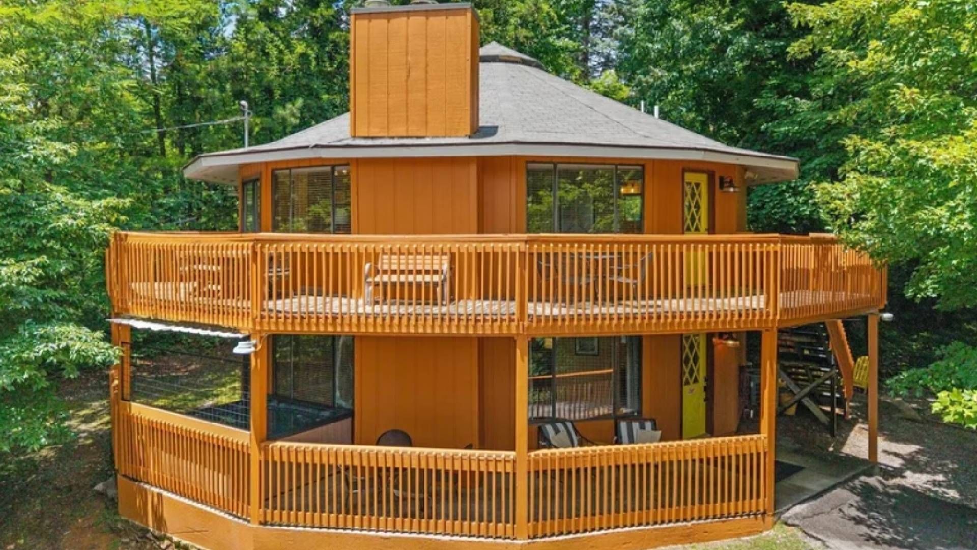 У Теннессі виставили на продаж смачну хатинку У Теннессі виставили на продаж смачну хатинку