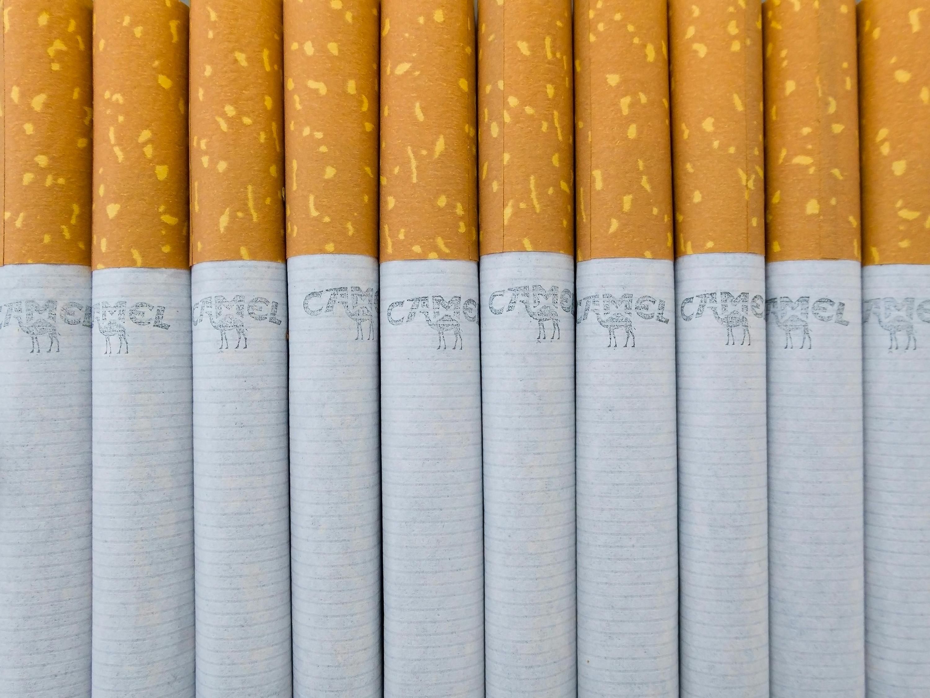 За кордон можна ввозити обмежену кількість цигарок За кордон можна ввозити обмежену кількість цигарок