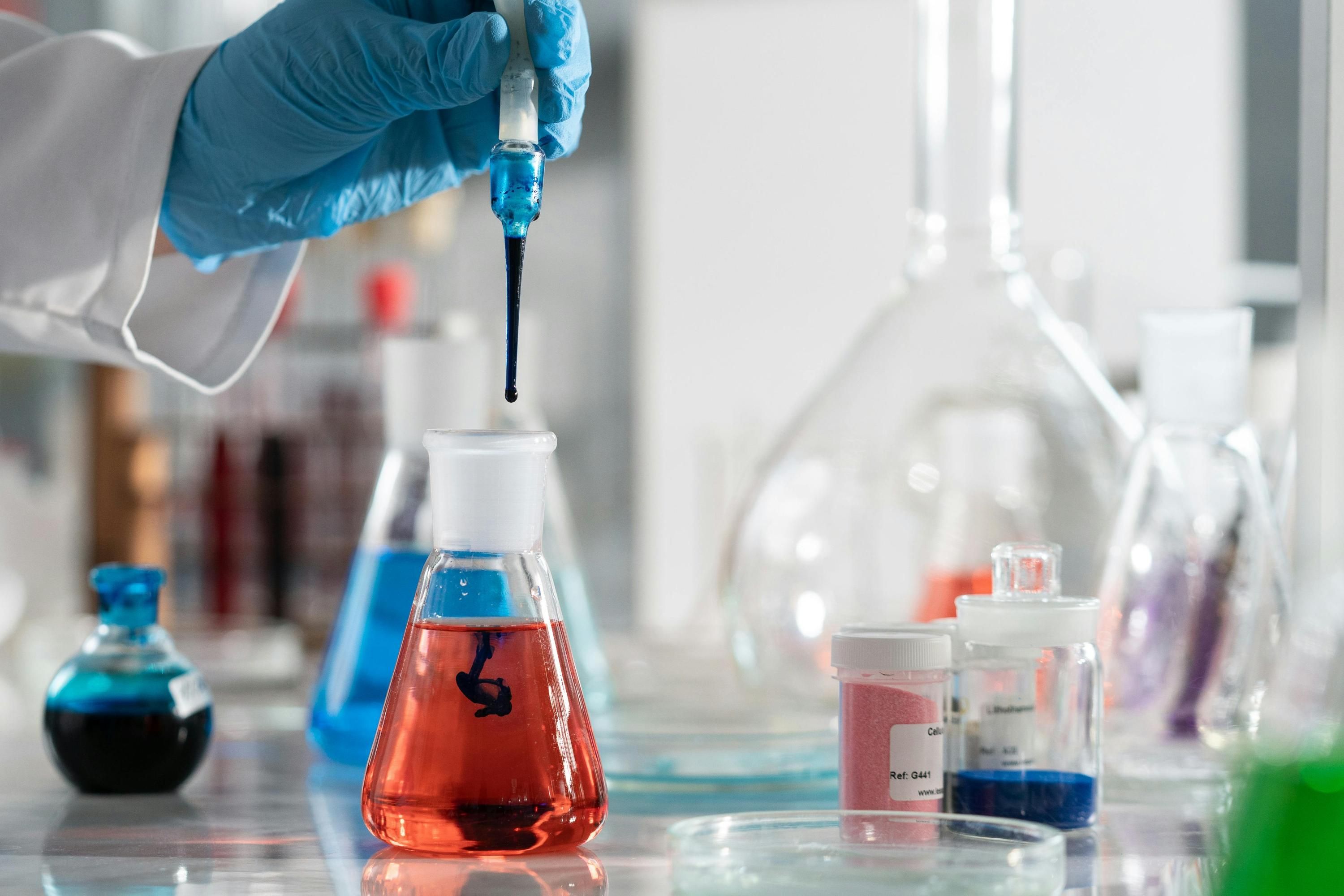 Химическая промышленность ЕС страдает от тарифов Трампа Химическая промышленность ЕС страдает от тарифов Трампа