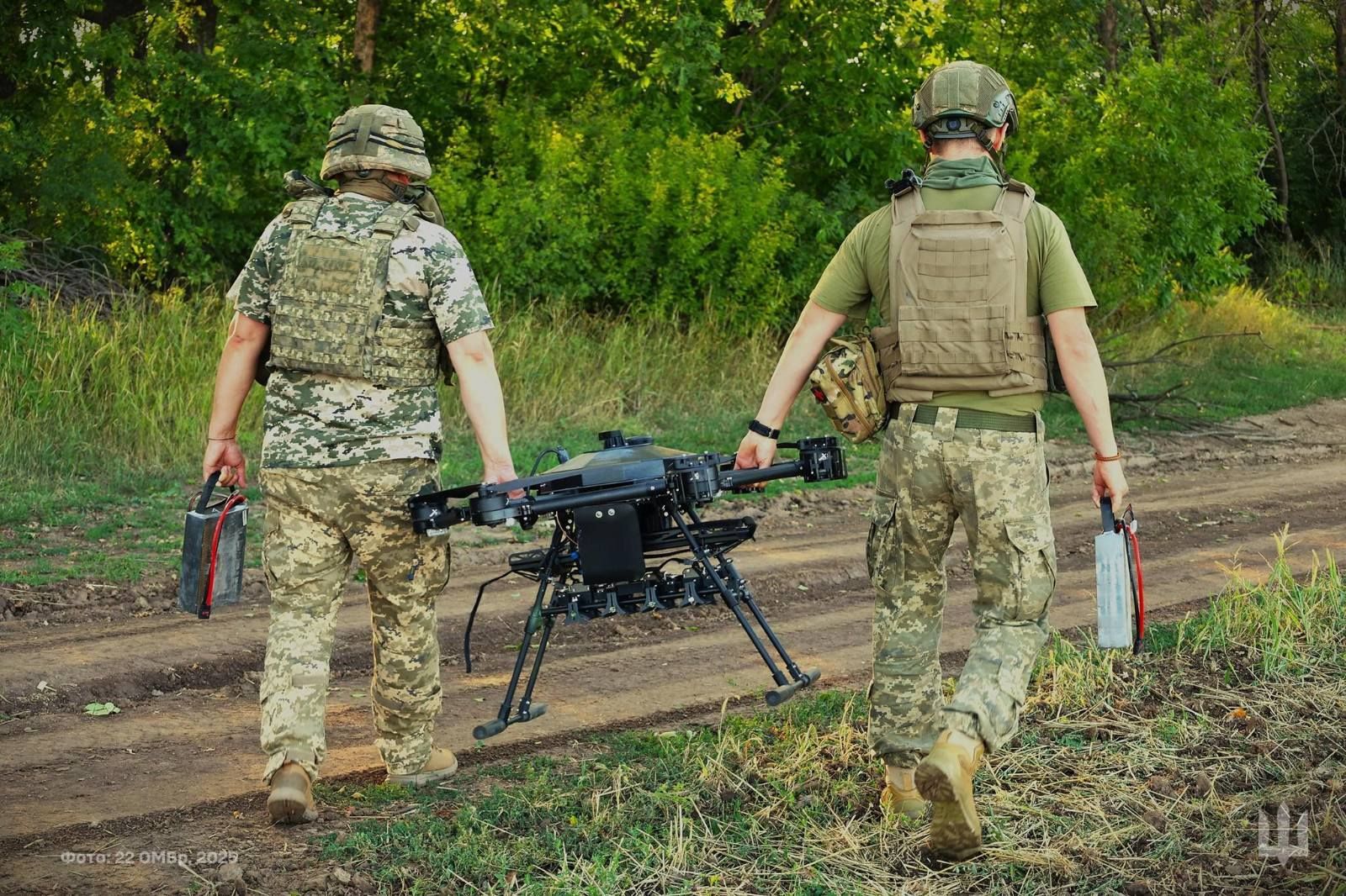 Украинские операторы дронов на фронте