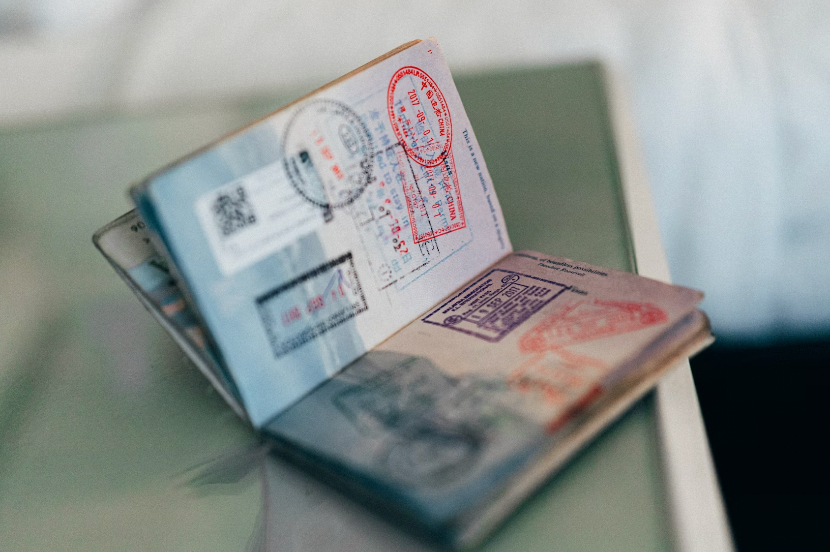 Теперь вместо штампов в паспорте будет цифровая регистрация