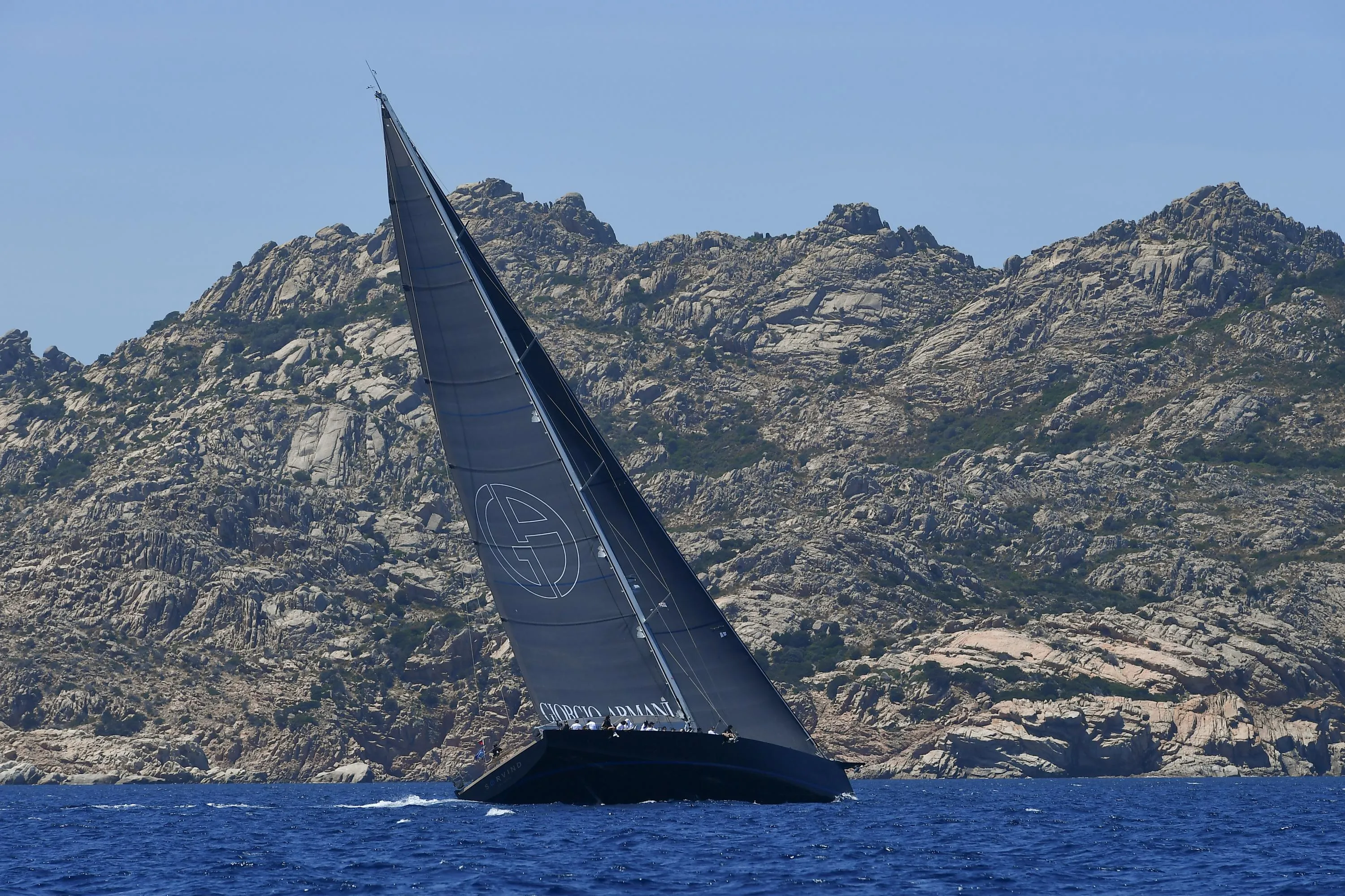 Яхта Джорджо Армані 