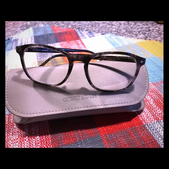 Окуляри Frames of Life від Giorgio Armani