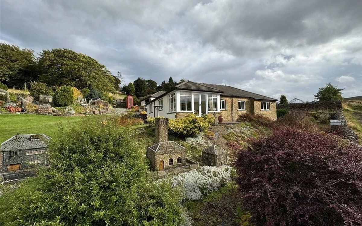 В Британии продают трехкомнатный дом с бонусом