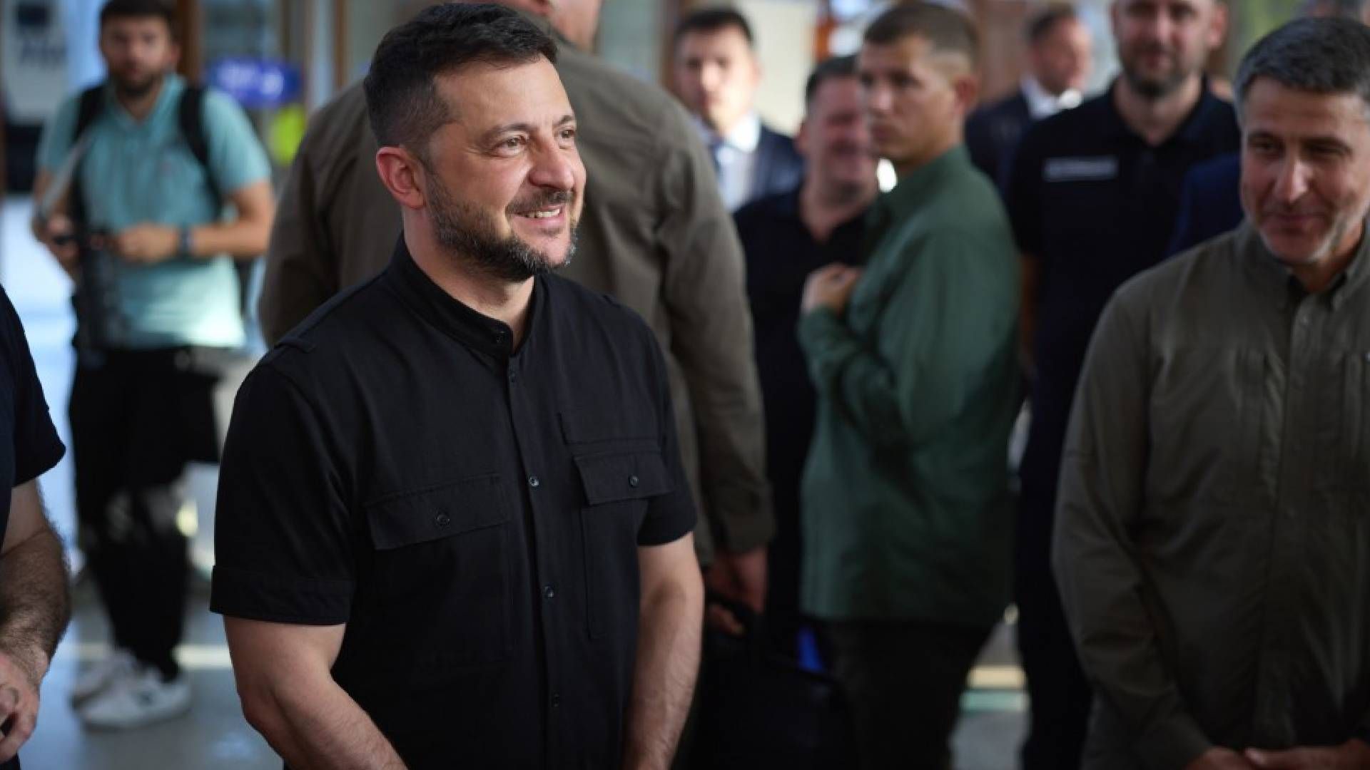 Зеленський наголосив, що будь-які гарантії безпеки мають базуватися на українській армії Зеленський наголосив, що будь-які гарантії безпеки мають базуватися на українській армії