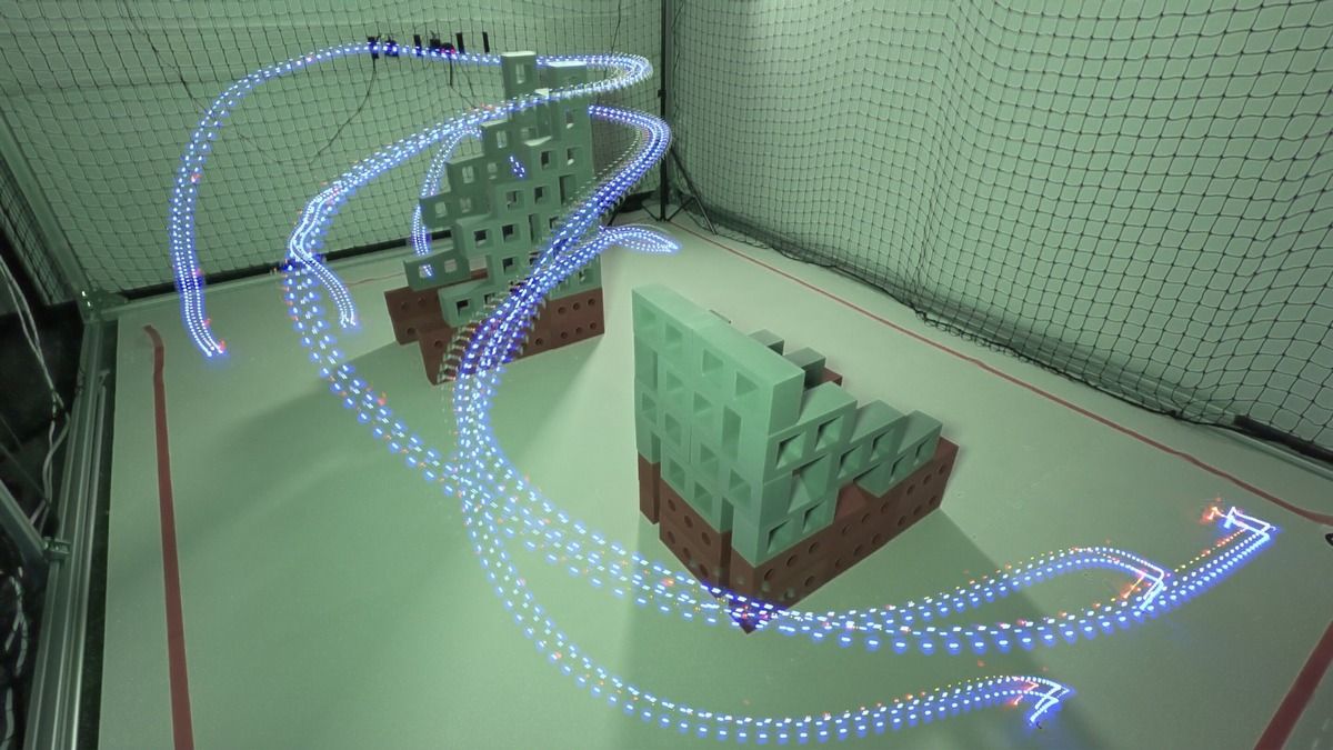 Технология роя дронов T-STAR – быстрые и скоординированные полеты беспилотников