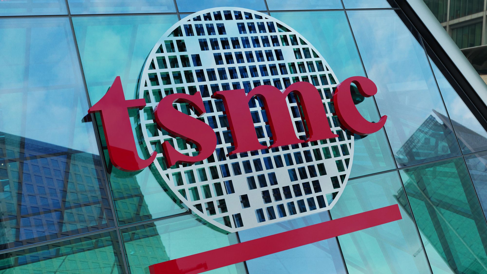 На місці майбутнього заводу TSMC виявили бомбу На місці майбутнього заводу TSMC виявили бомбу