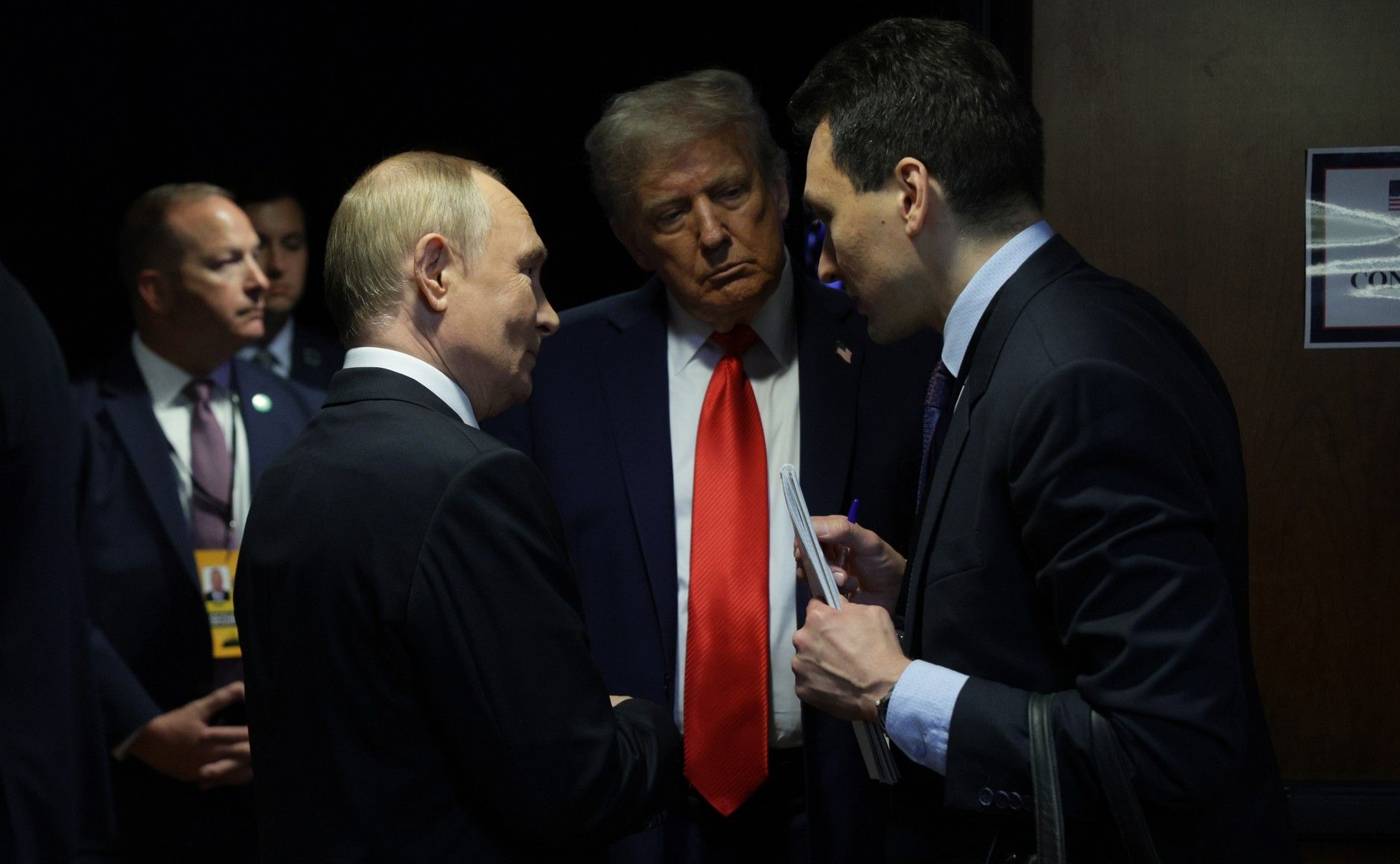 Президент США Трамп и российский диктатор Путин Президент США Трамп и российский диктатор Путин