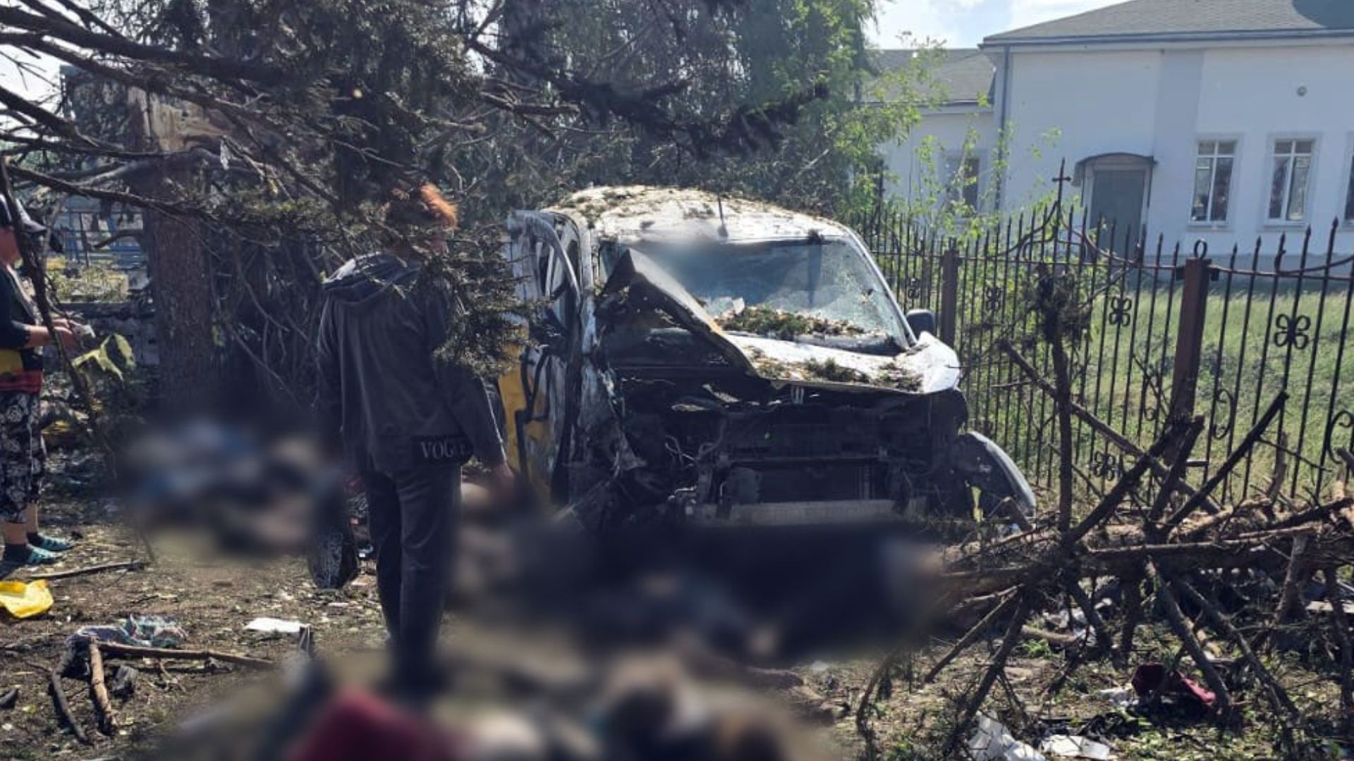 Место авиаудара по гражданским в Яровой Место авиаудара по гражданским в Яровой