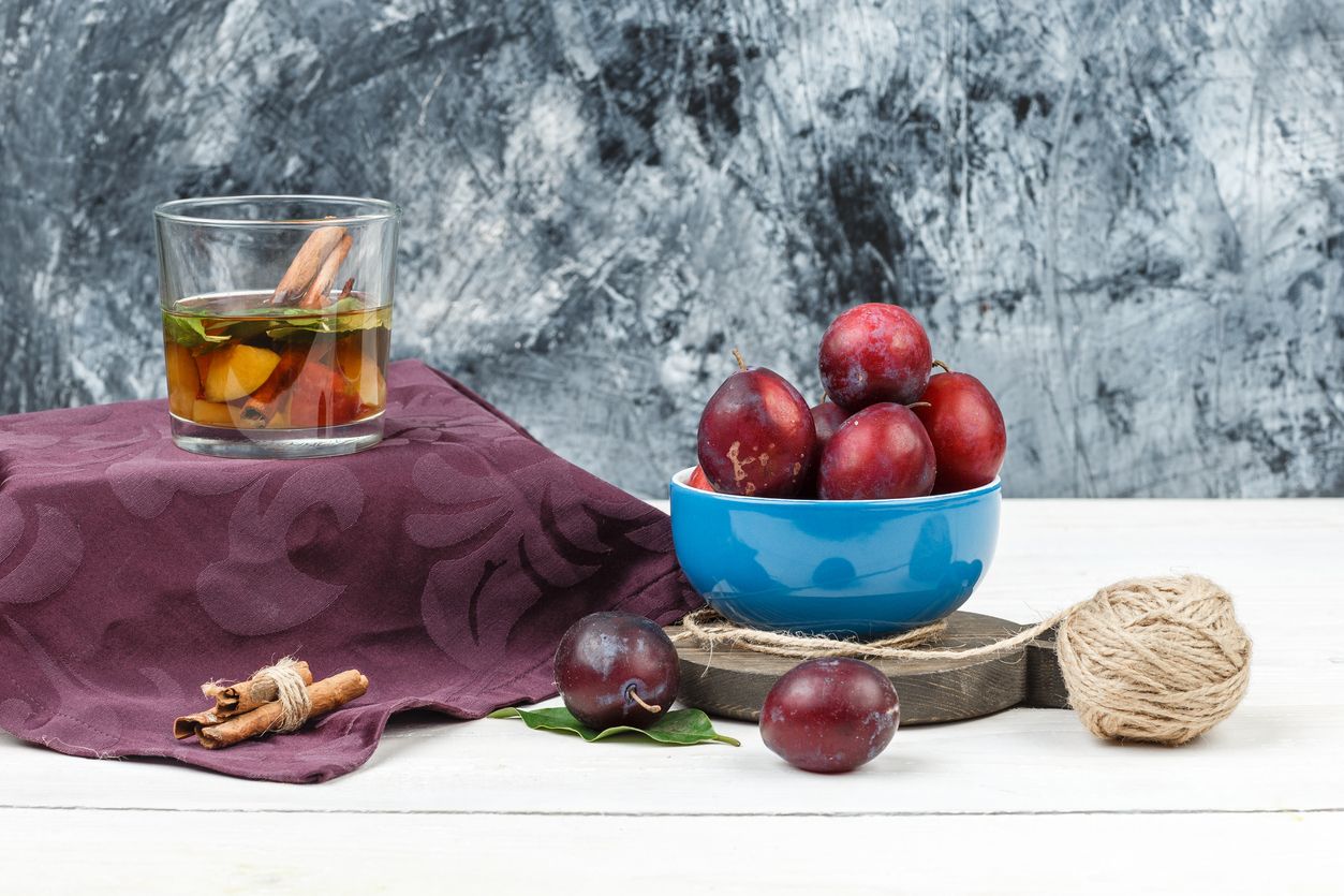 Готовим насыщенный компот из слив