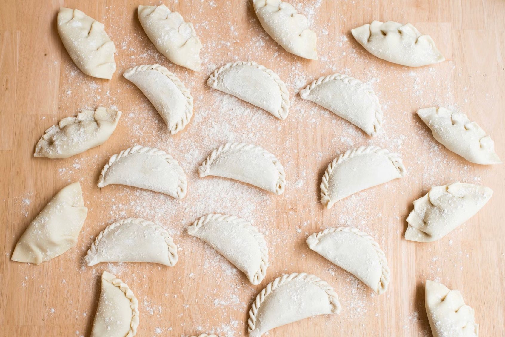Что сделать, чтобы лепить вареники без муки