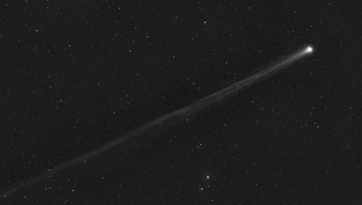 Українець відкрив нову комету SWAN25B і вона вже здивувала астрономів своєю яскравістю - Техно