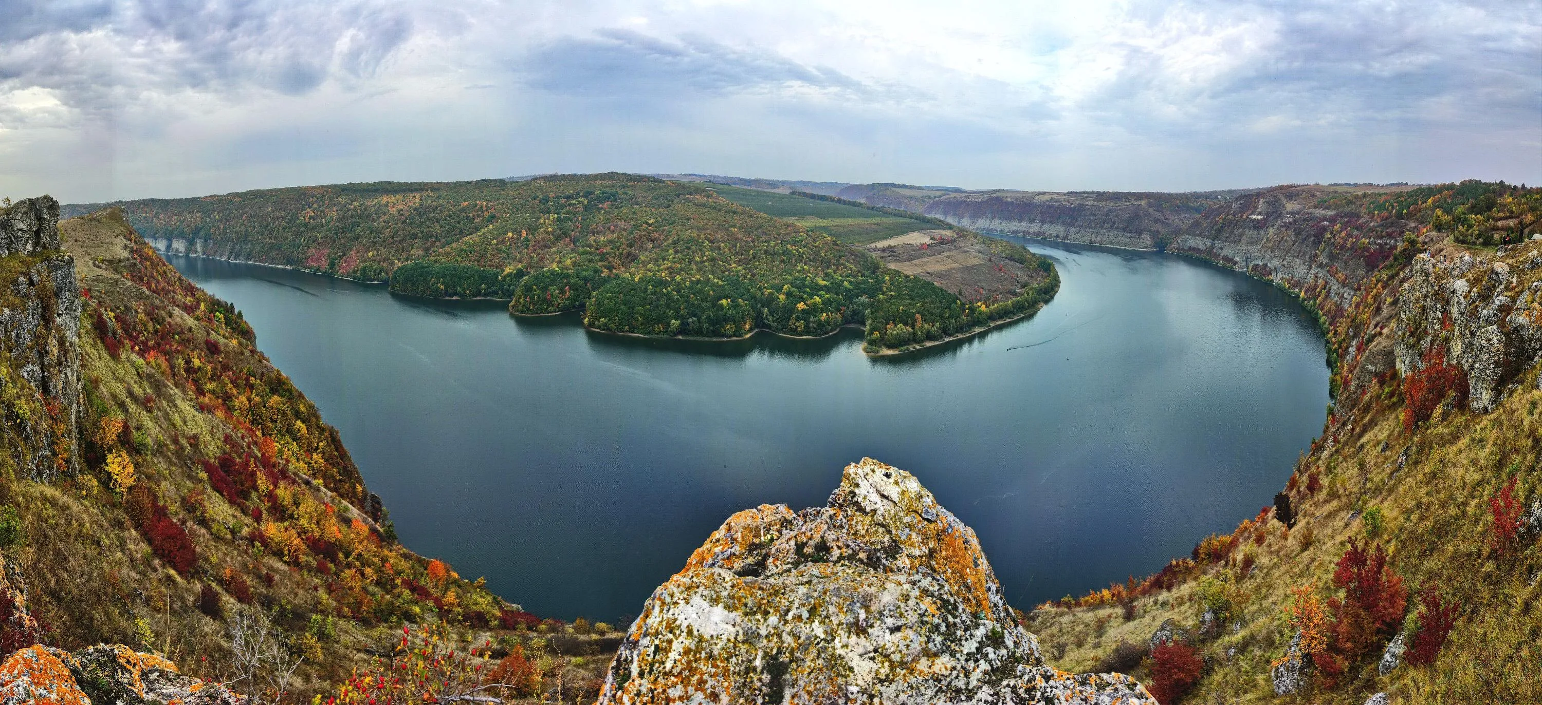 Панорама на Днестр в селе Субич в Хмельницкой области Панорама на Днестр в селе Субич в Хмельницкой области