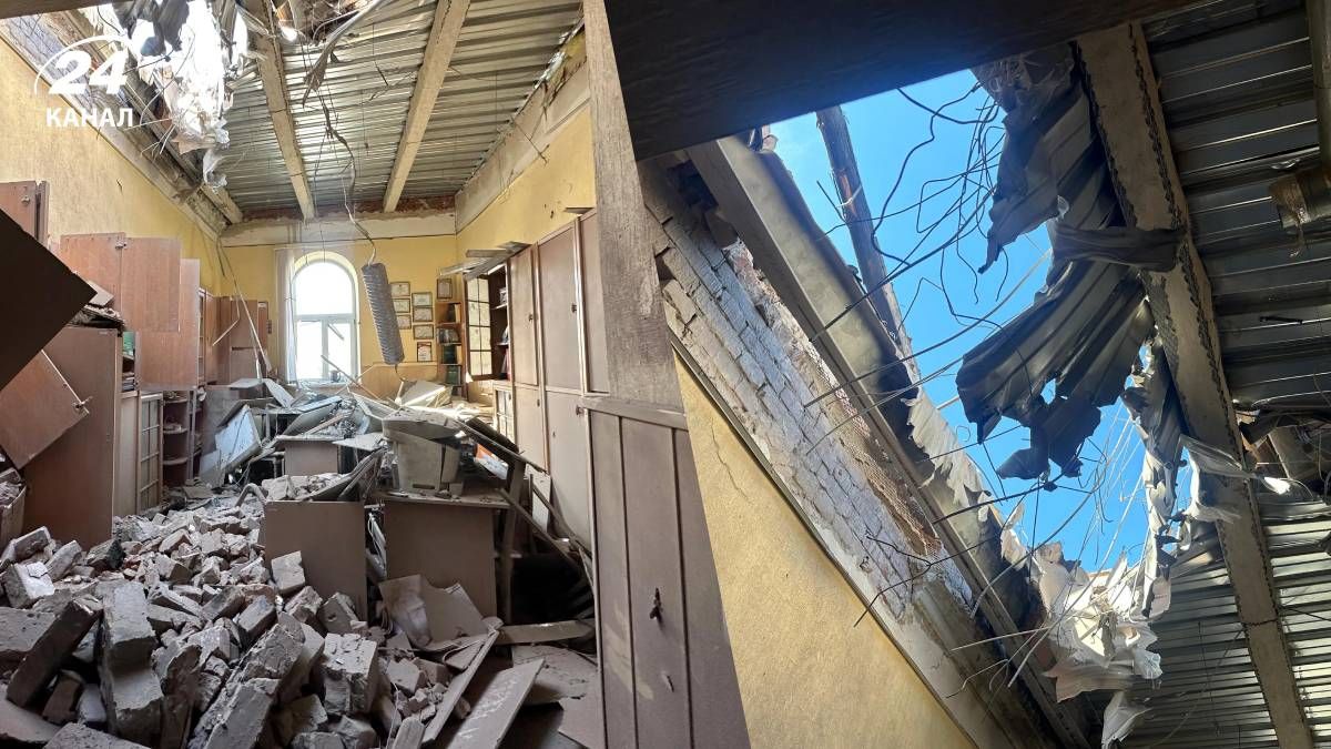 Росіяни вдарили по Фармуніверситету в Харкові