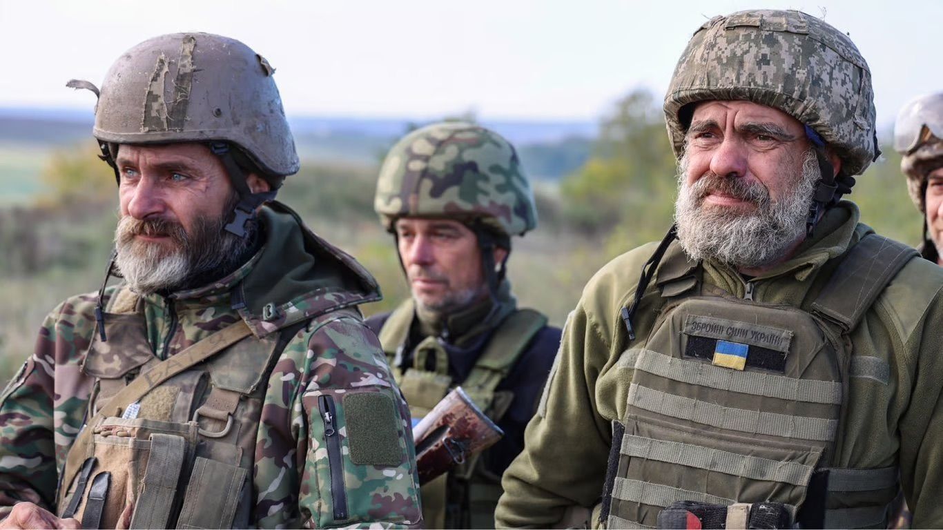 Украинцы в возрасте 60+ могут заключить контракт с ВСУ